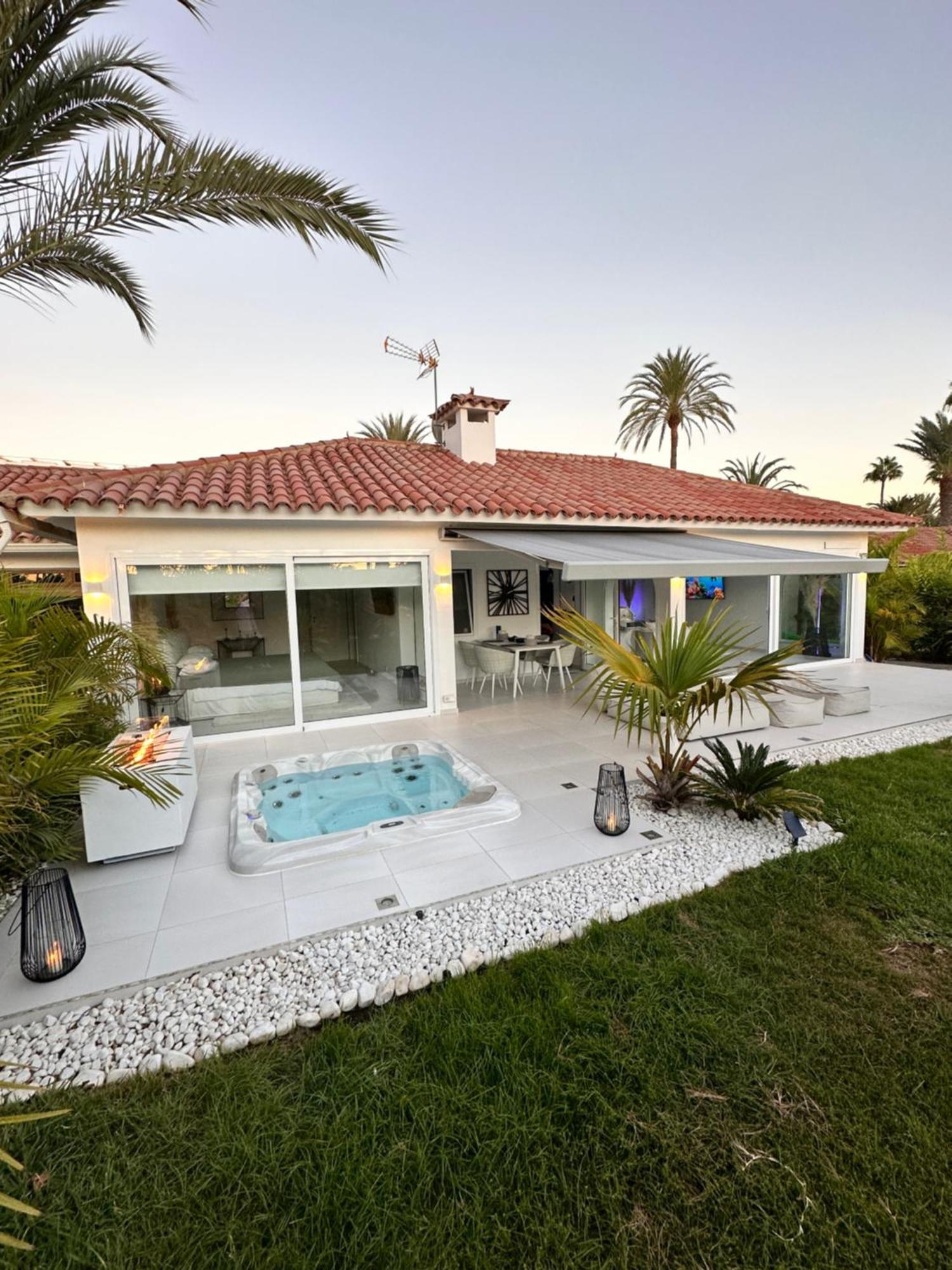 Sun Club P65 Premium Holiday home