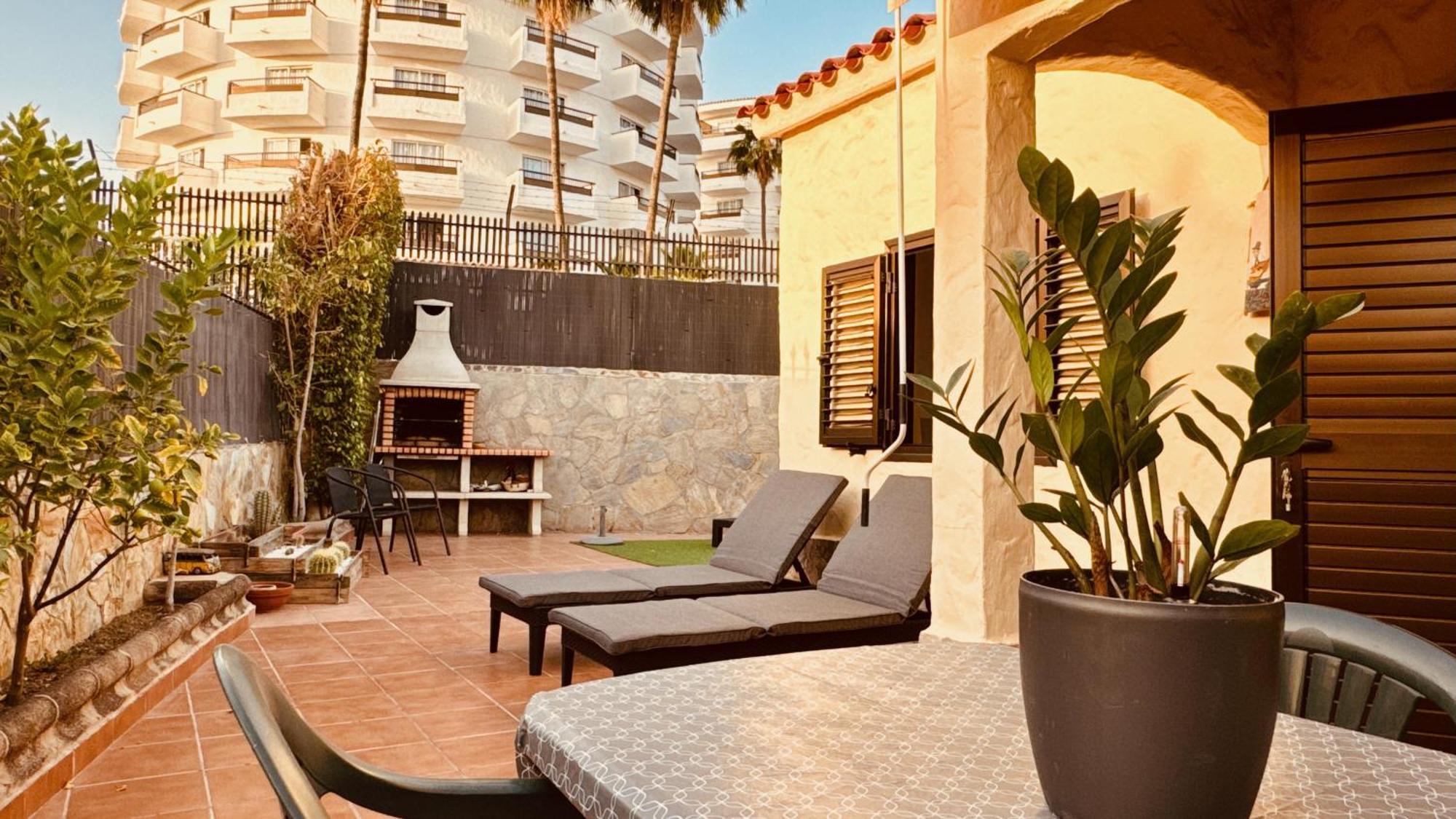 Click&guest - Bright Sun On Holidays *