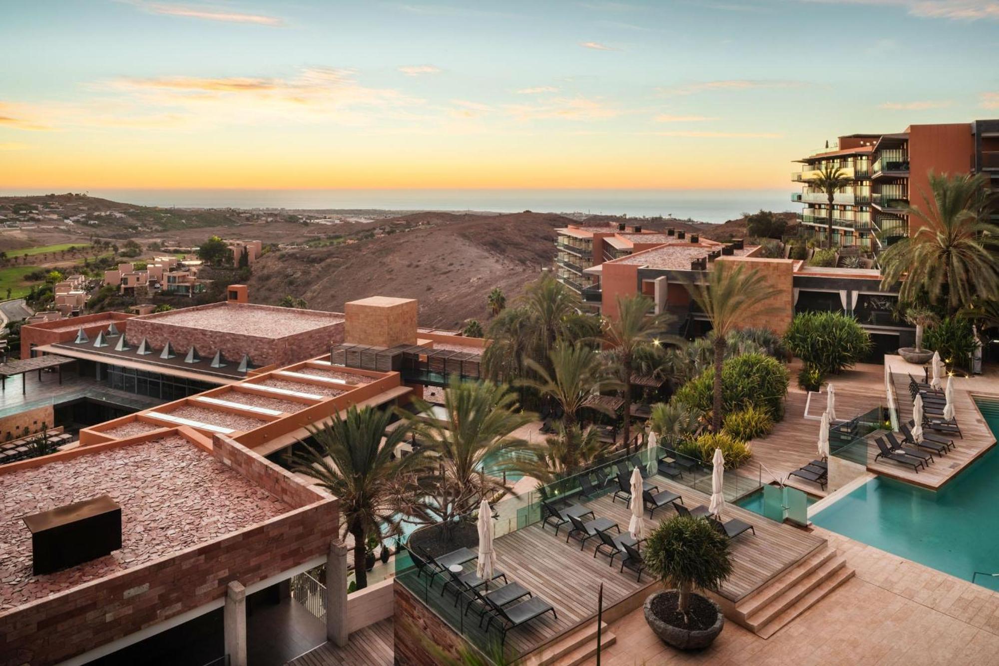 Salobre & Serenity Hotel