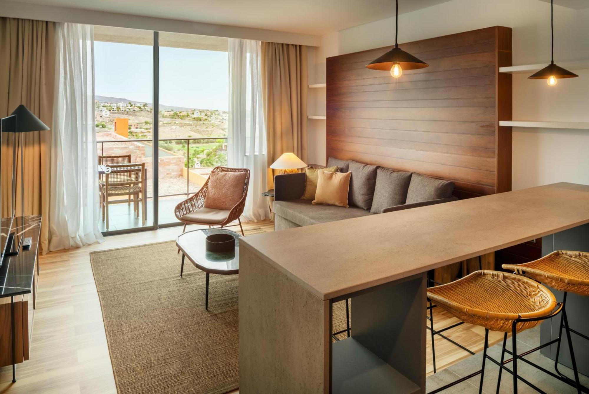 Salobre & Serenity Hotel
