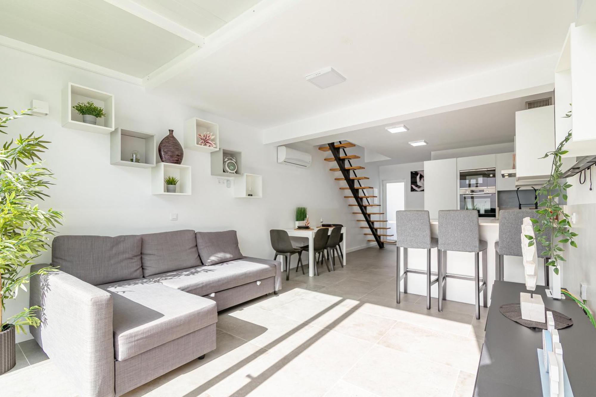Apartment Alessandra, Your Private Garden!