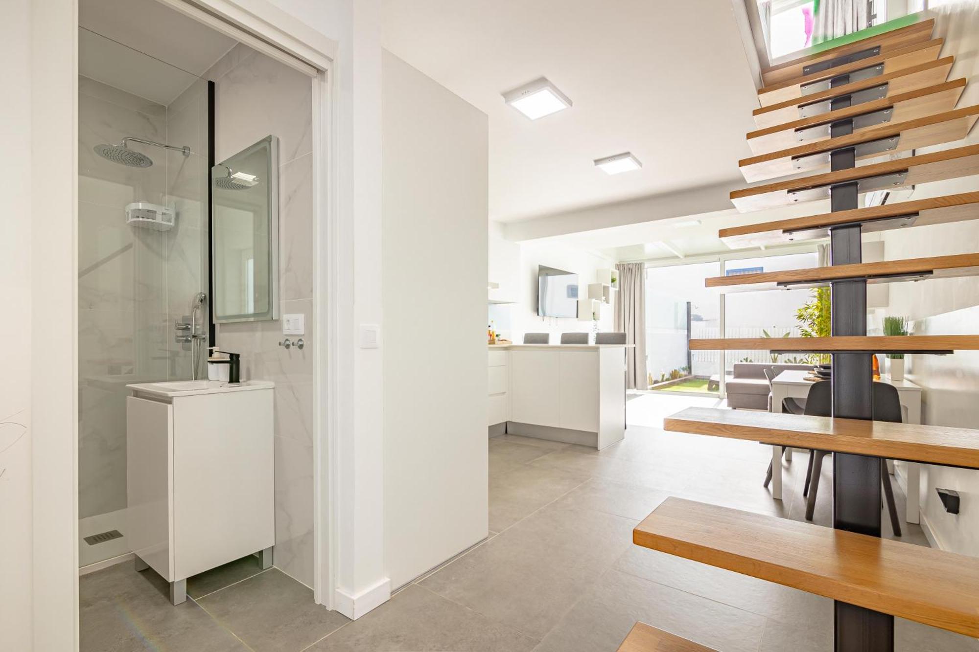 Alessandra, Your Private Garden! Apartment