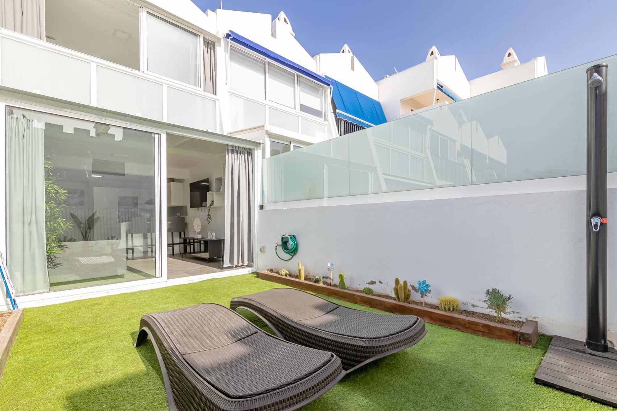 Alessandra, Your Private Garden! *