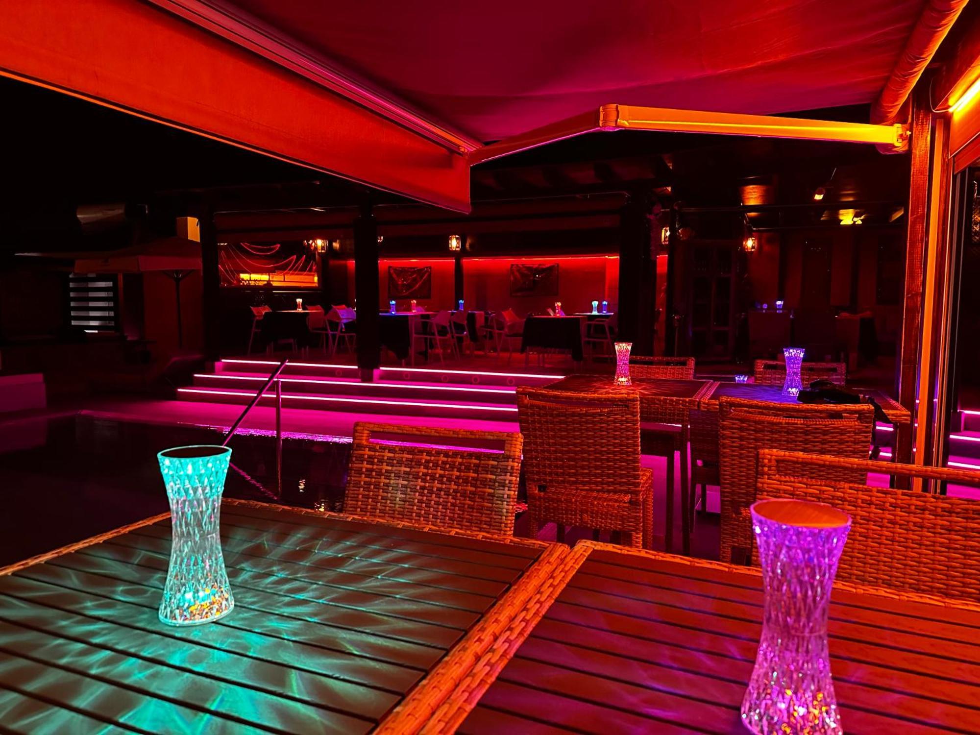 Liefdeshotel Paradise - Fkk Swinger & Nudist Couples Only