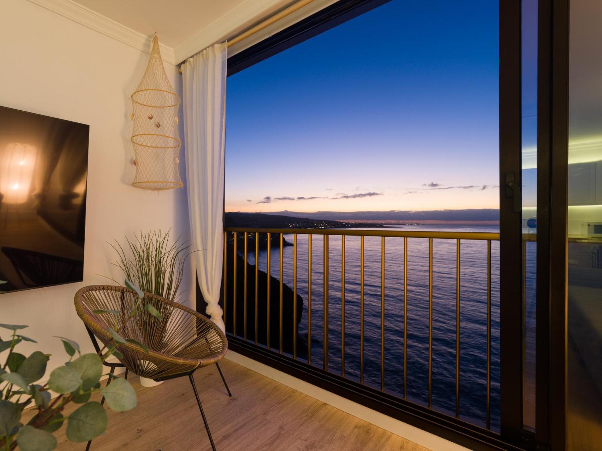 Viewpoint Over The Cliff By Canariasgetaway *