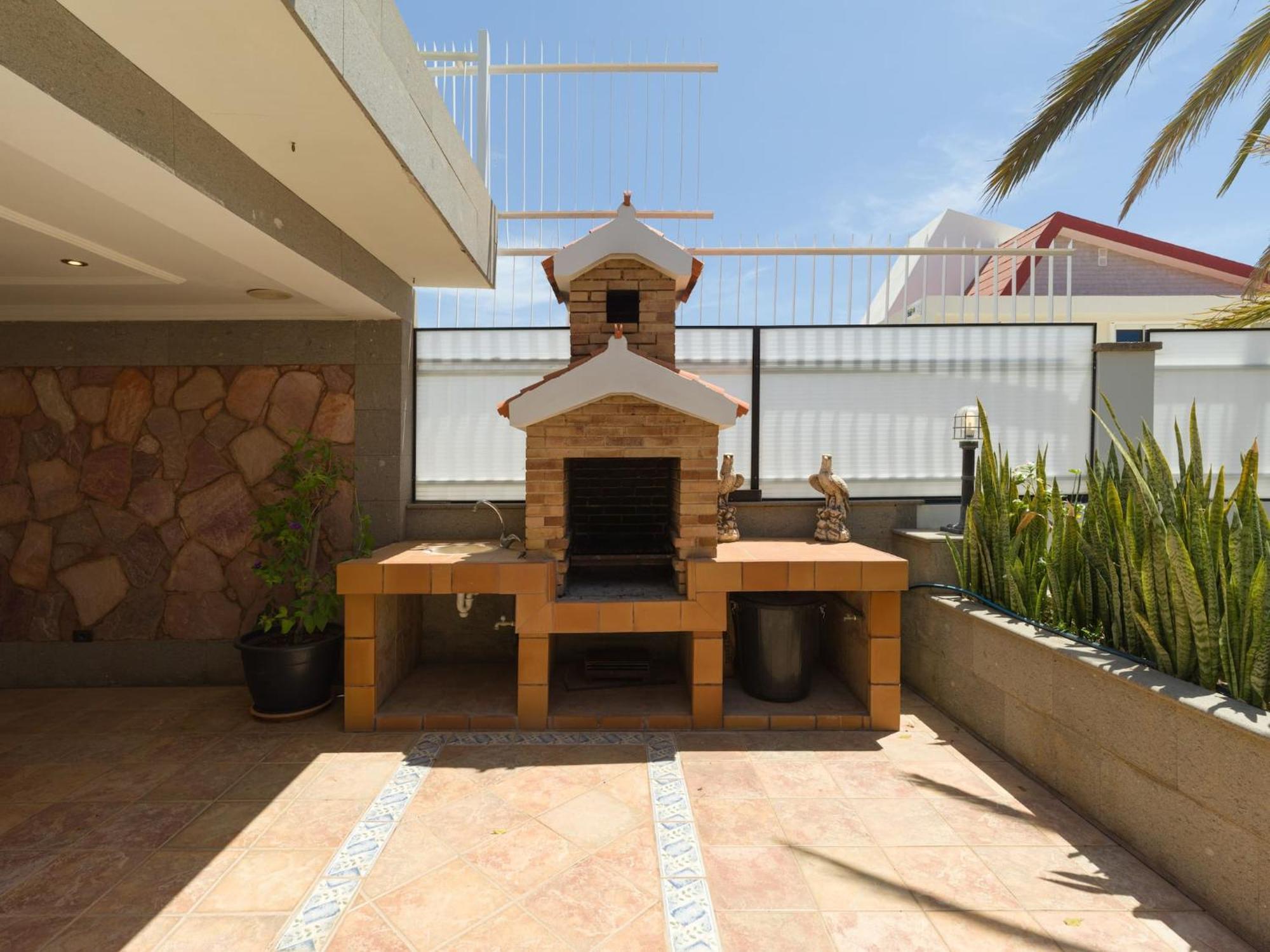 Sonnenland Hill Villa
