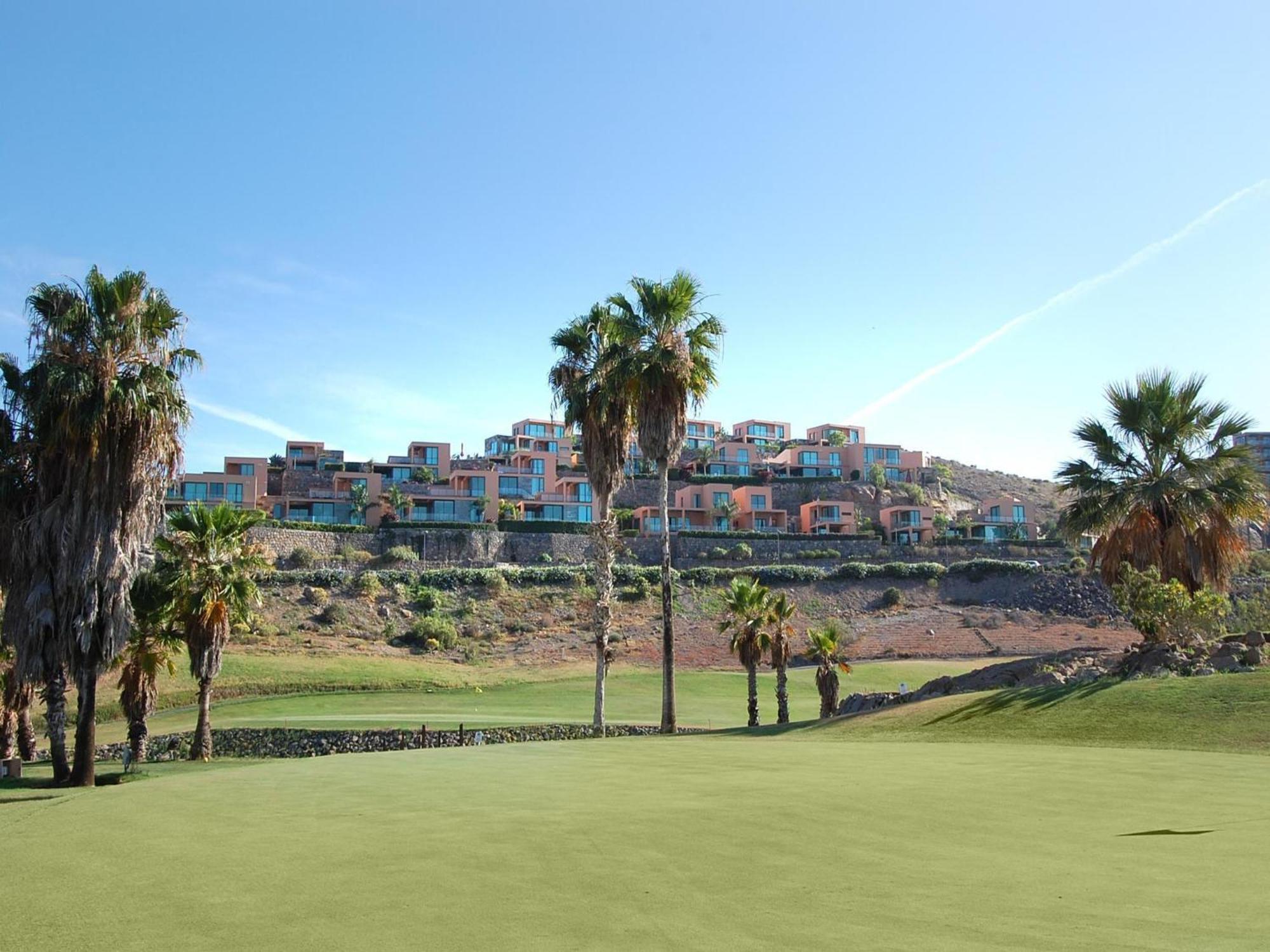 Lagos 31 By Villagrancanaria *