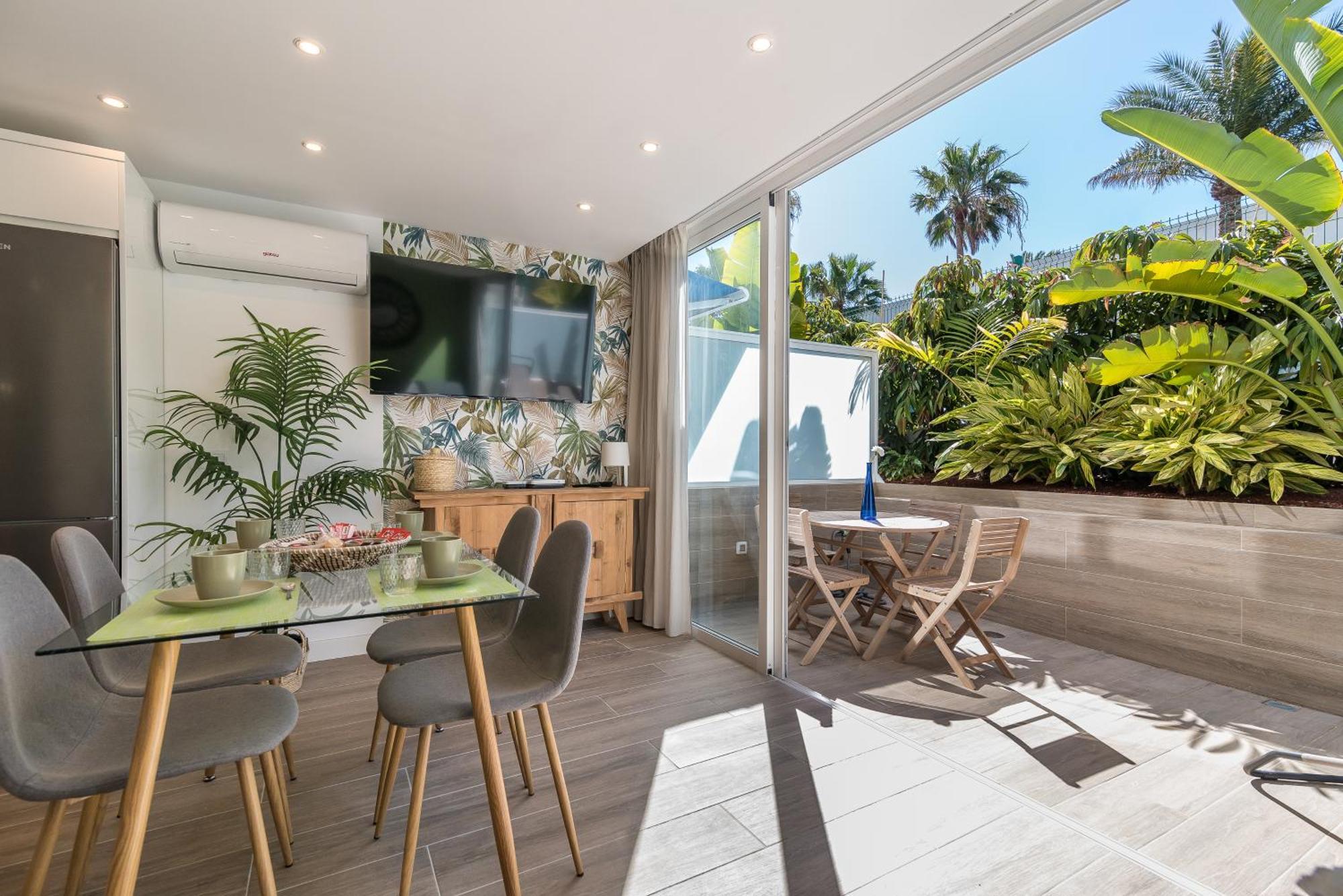 Home2book Stylish Tropical Terrace & Pool Apartment *