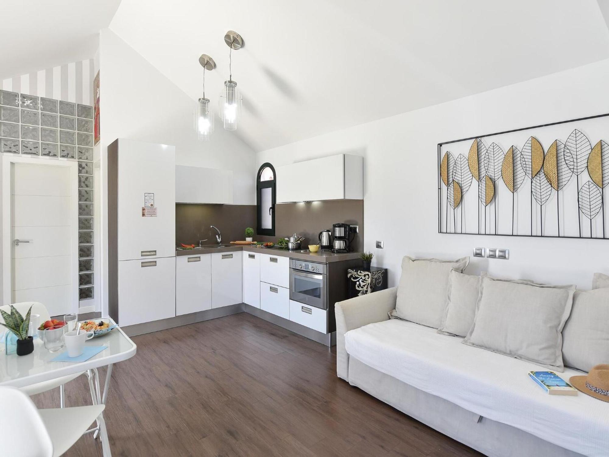 Central Bungalow With Communal Pool In Maspalomas *