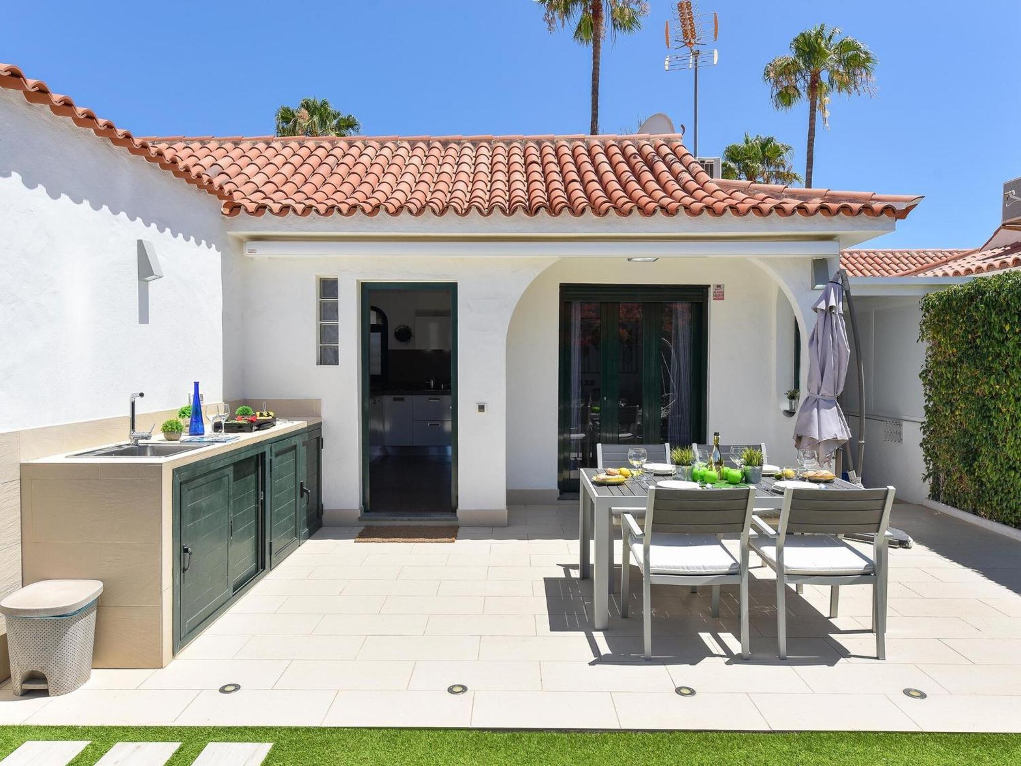 Central Bungalow With Communal Pool In Maspalomas Holiday home