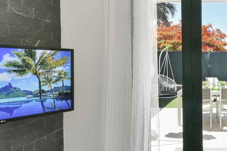 Central Bungalow With Communal Pool In Maspalomas *