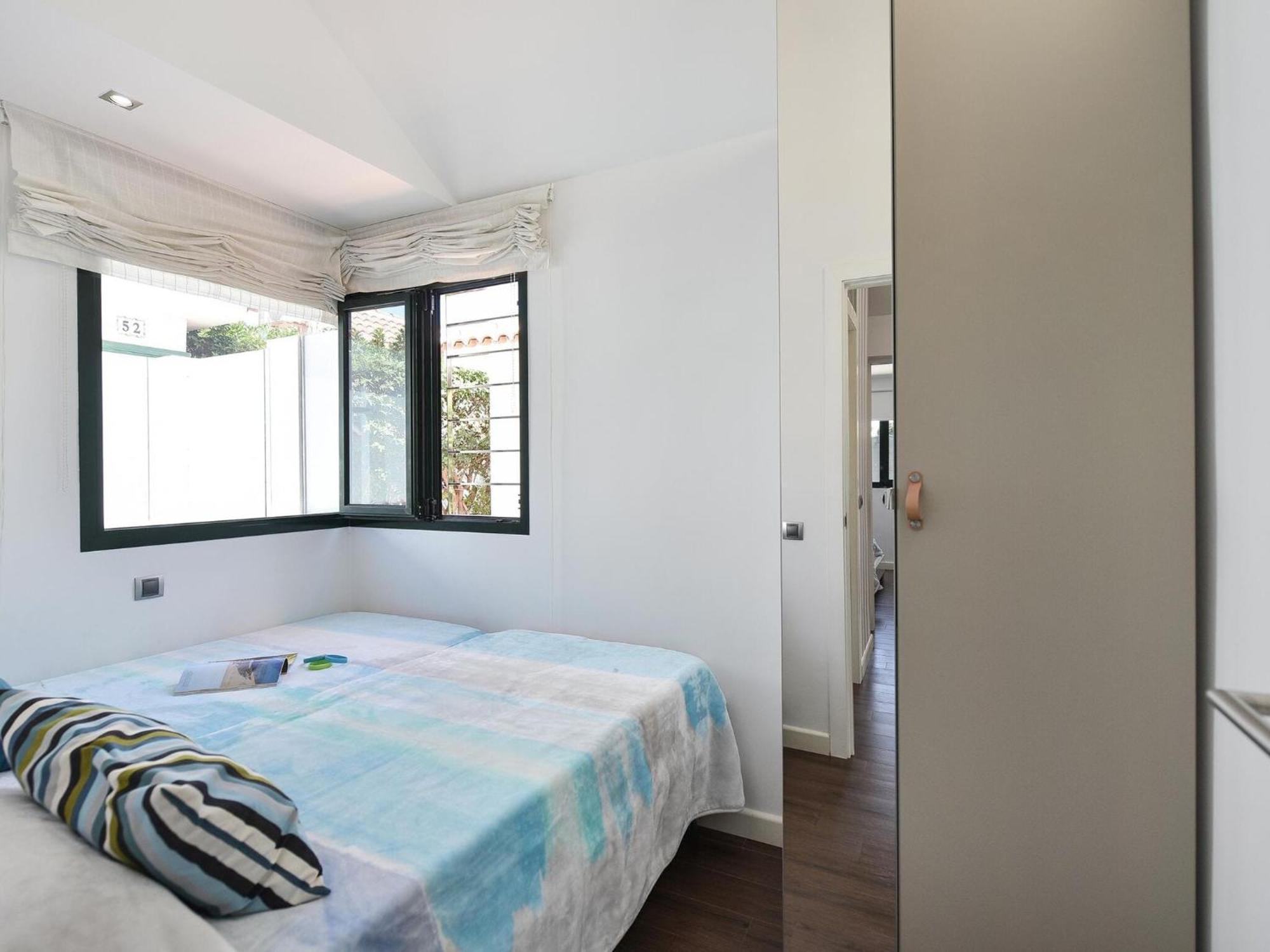 Holiday home Central Bungalow With Communal Pool In Maspalomas