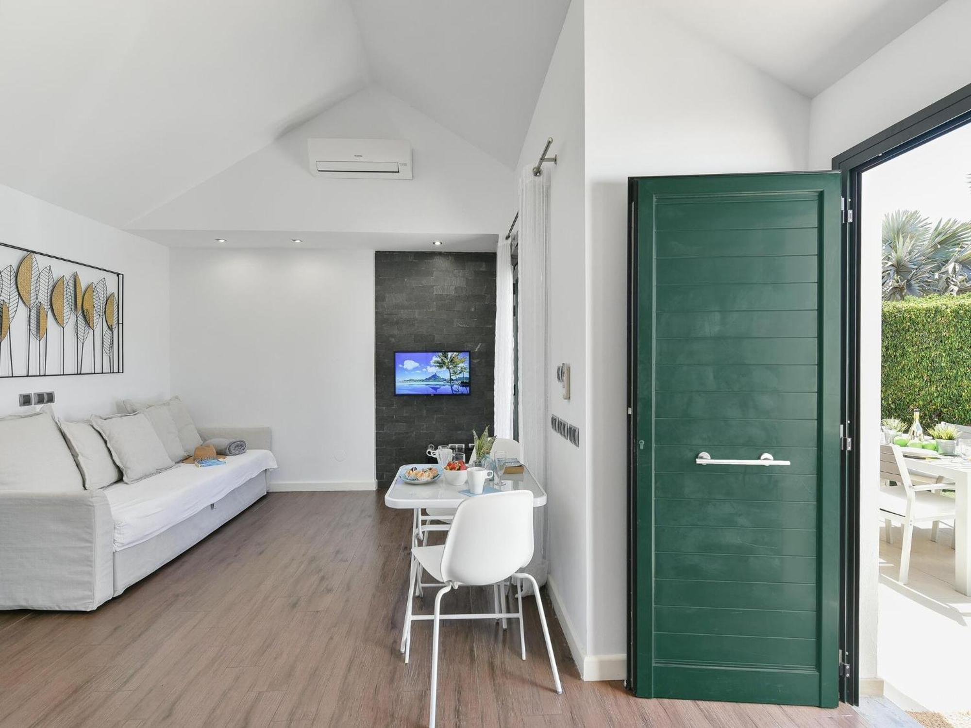 Central Bungalow With Communal Pool In Maspalomas Holiday home Maspalomas (Gran Canaria)