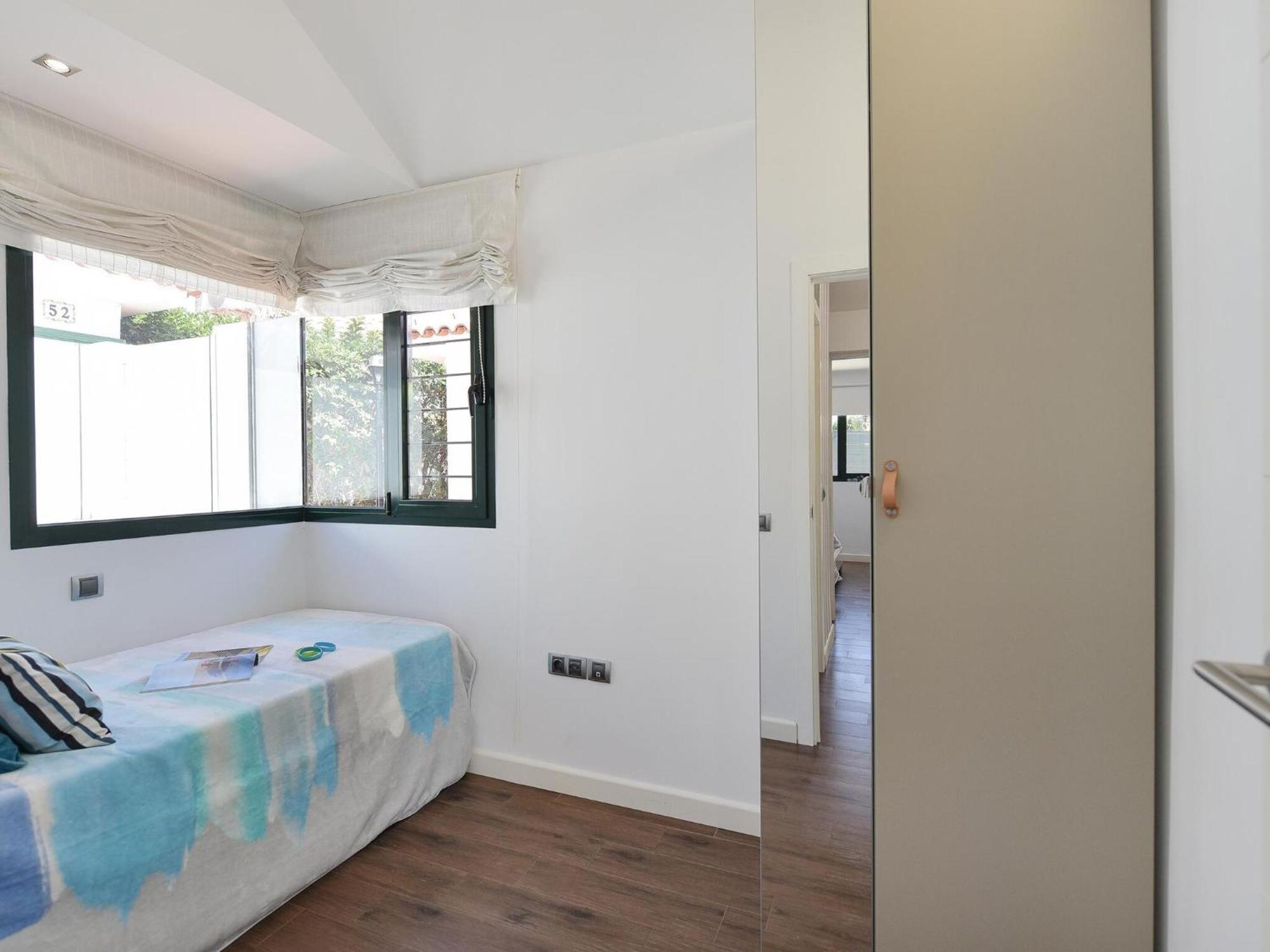 Central Bungalow With Communal Pool In Maspalomas