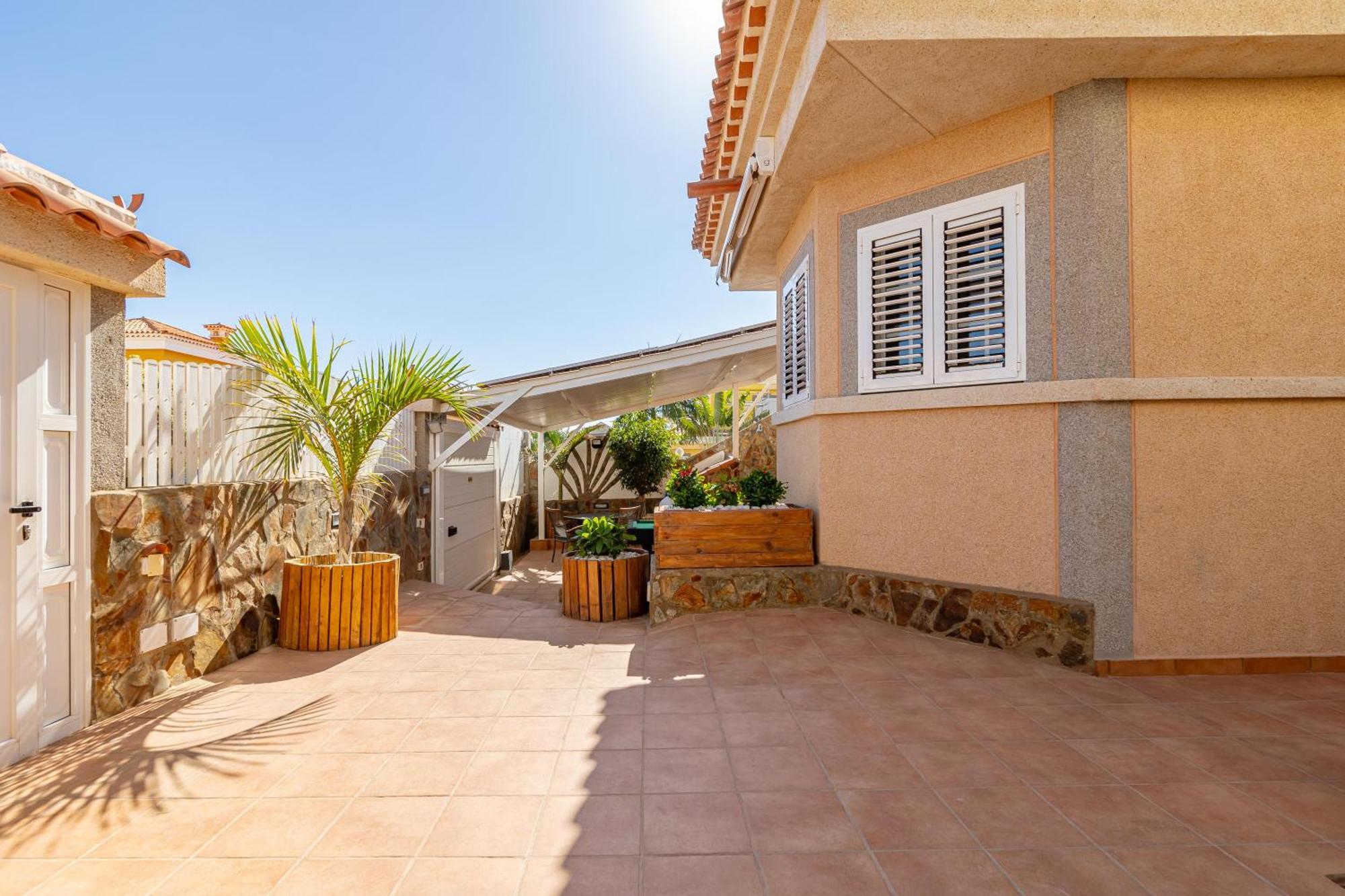 Canarian Holiday - Meloneras Hill Private Villa *