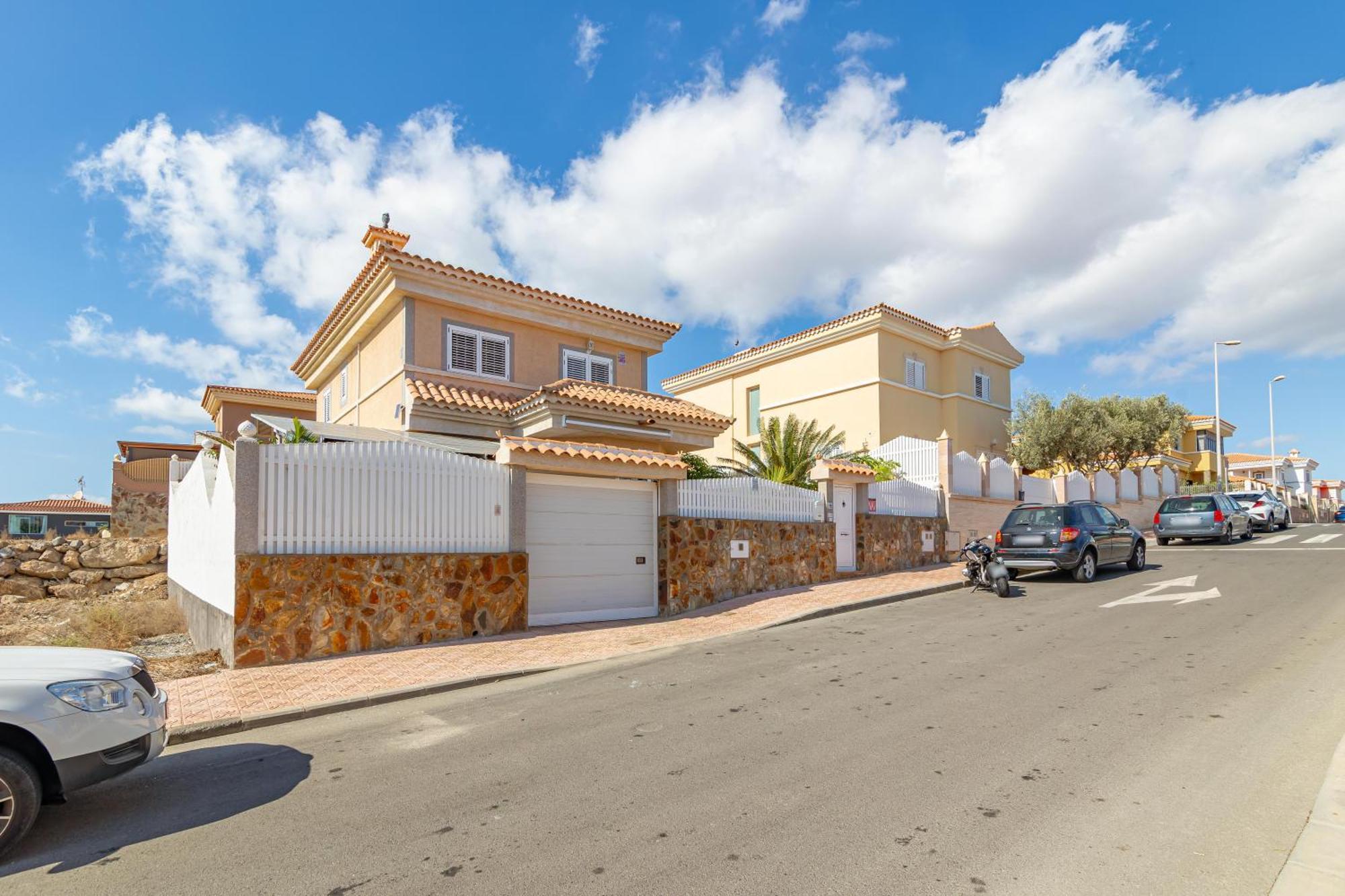 Villa Canarian Holiday - Meloneras Hill Private *