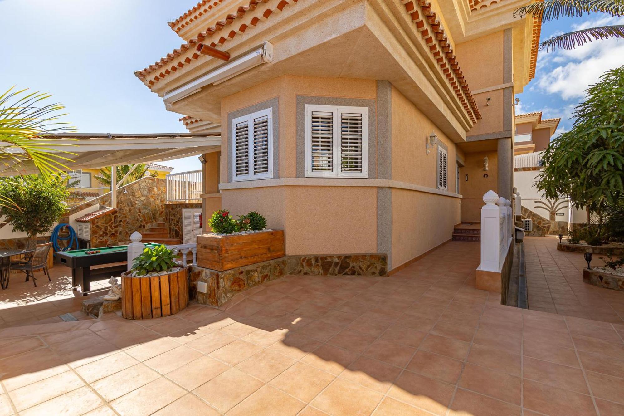 Canarian Holiday - Meloneras Hill Private