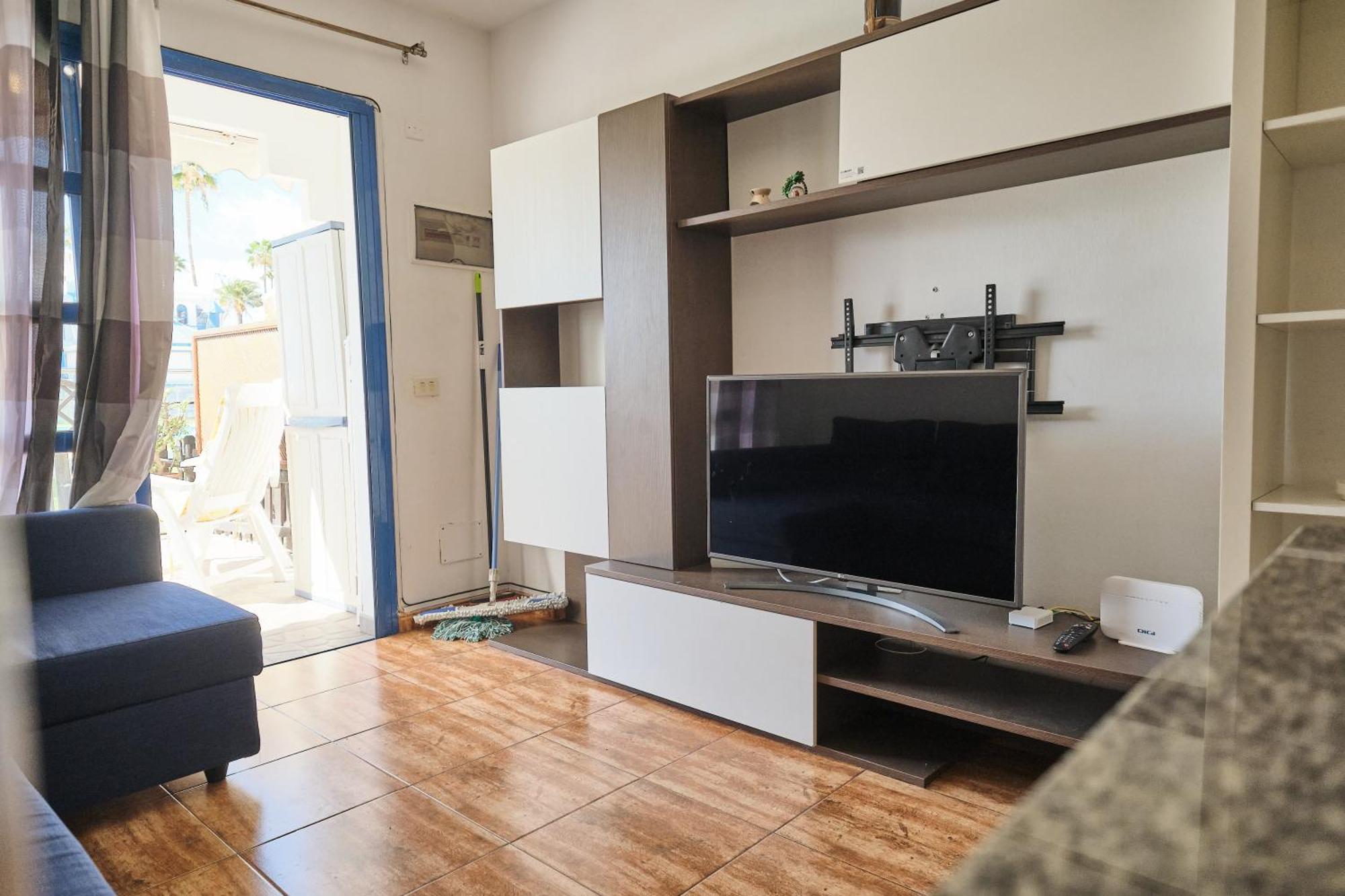 Apartment Delightful Playmar: Comfort And Convenience In Maspalomas, Steps Away From Shopping Centers And Beaches *