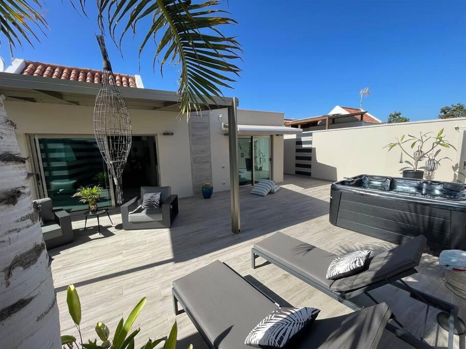 Vakantiehuis Luxury Palm Beach Bungalow *