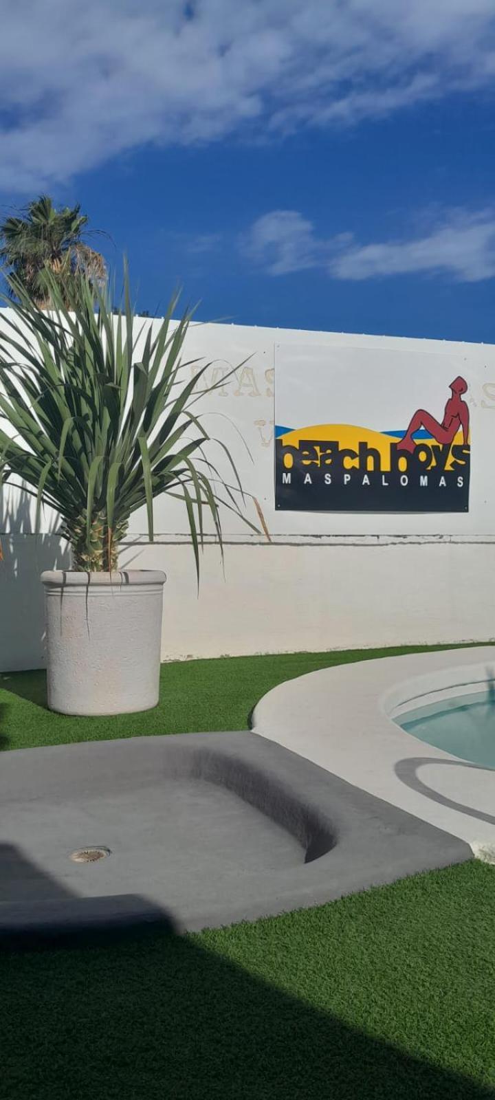 Boys Men Only Solo Hombres Apartment