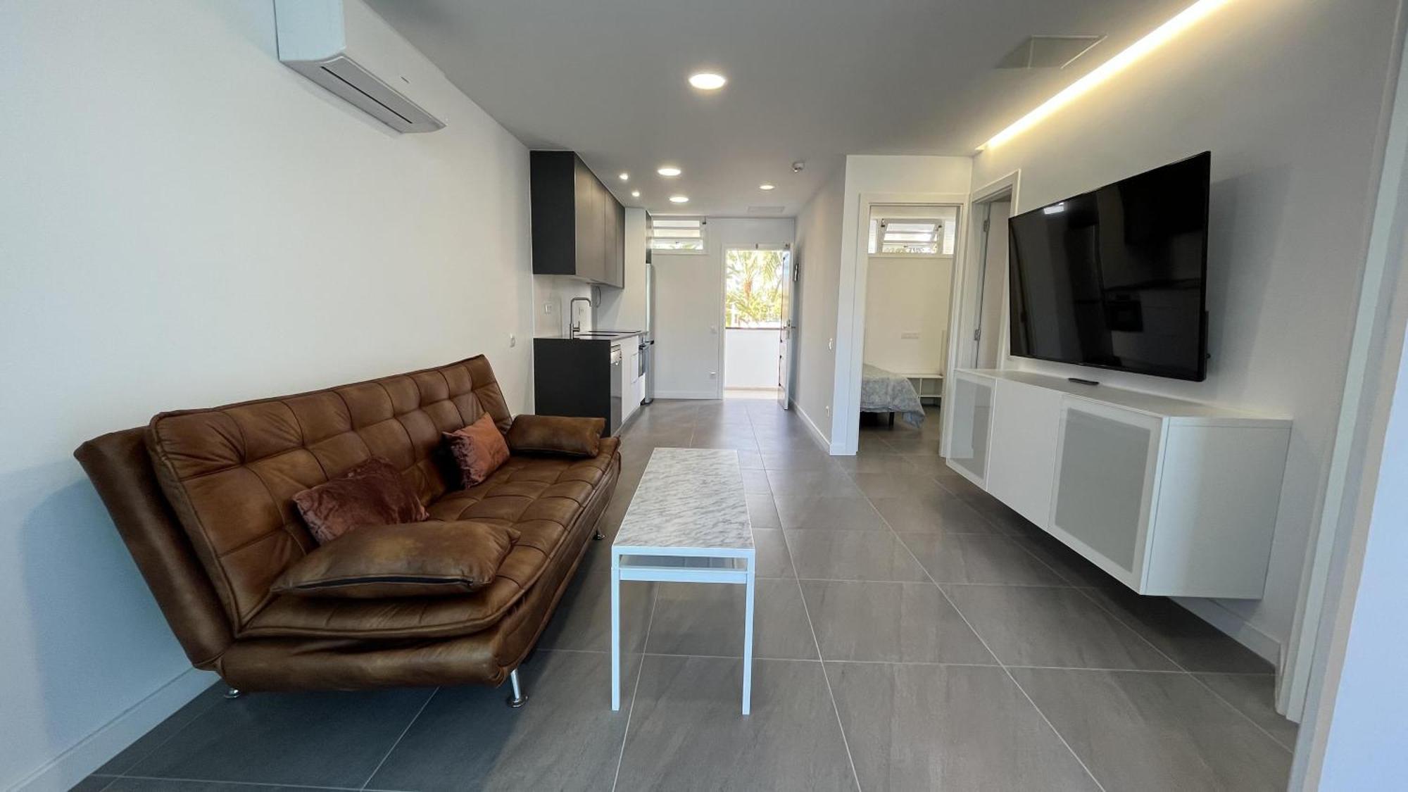Renovated By The And Yumbo Centre Apartment *
