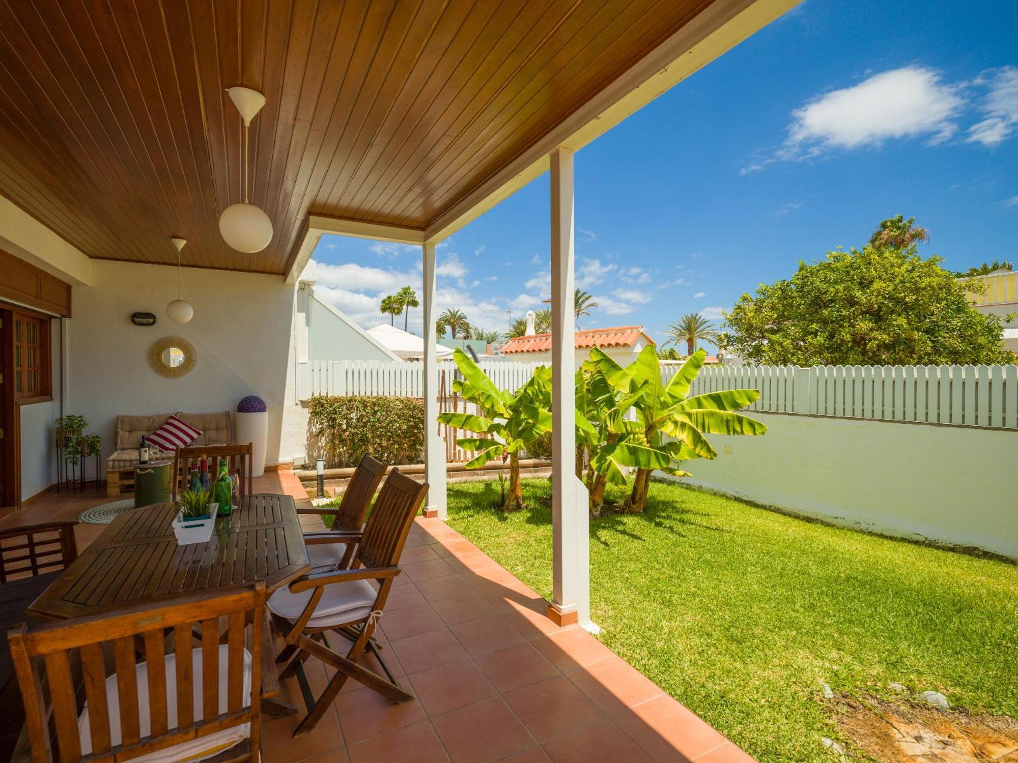 Banana House In Location By Tenpropertiesgc Holiday home *
