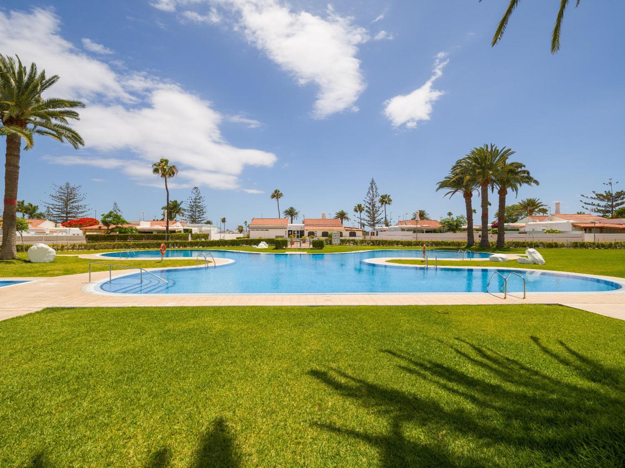 Banana House In Location By Tenpropertiesgc Holiday home *