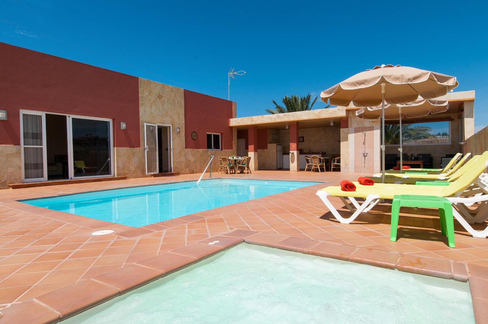 Azules With Pool And Jacuzzi *