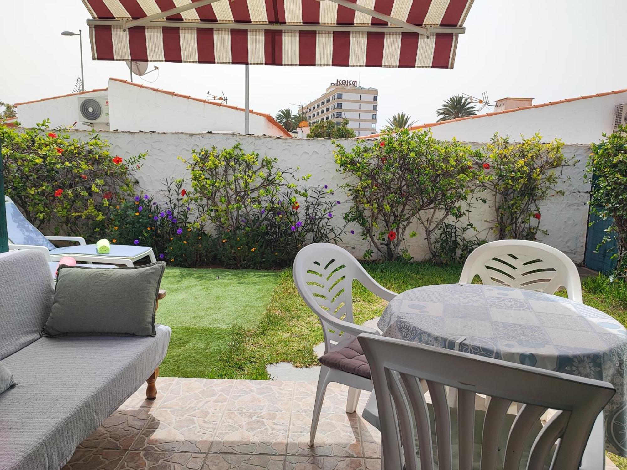 In Playa Del Ingles * Maspalomas (Gran Canaria)