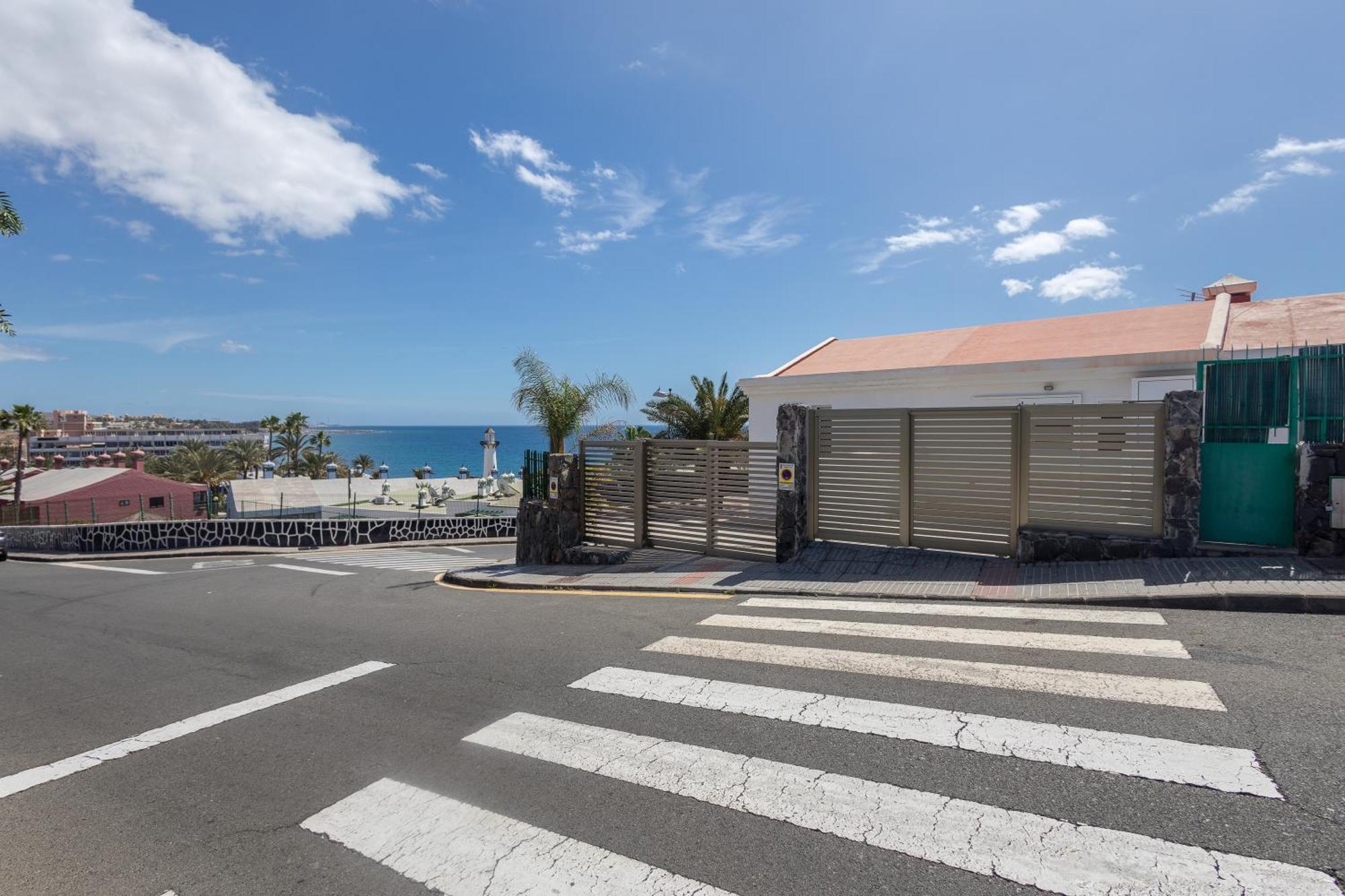 Playa Del Aguila Con Terraza Solarium *