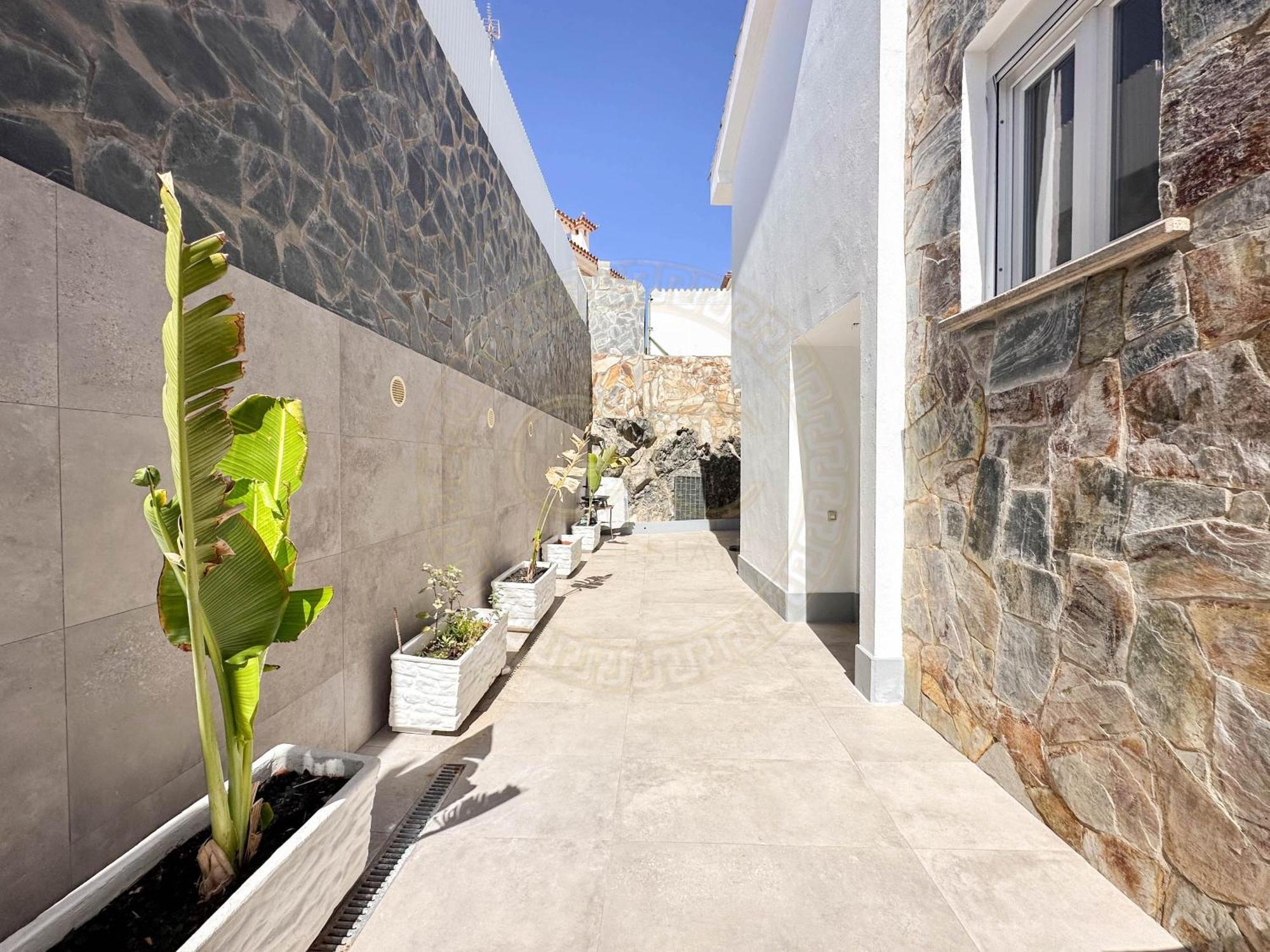 Victoria Rocas Villa *