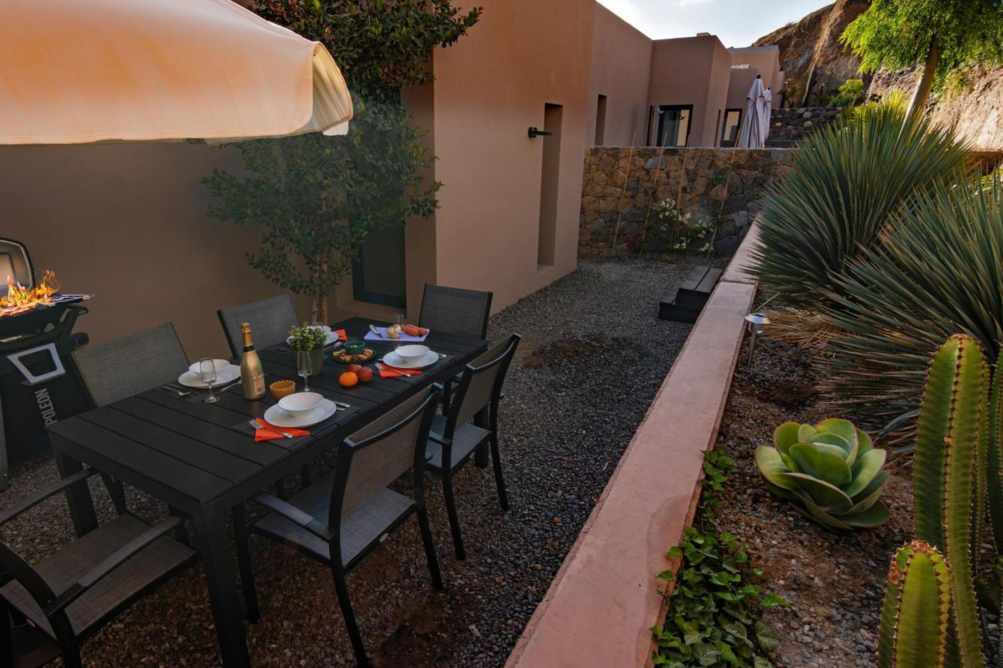 Yucas 16 By Villagrancanaria