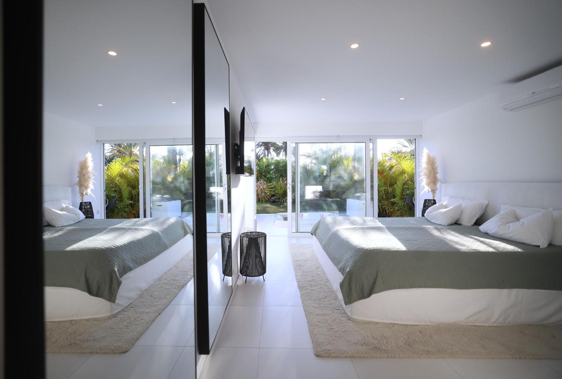 Sun Club P65 Premium Holiday home