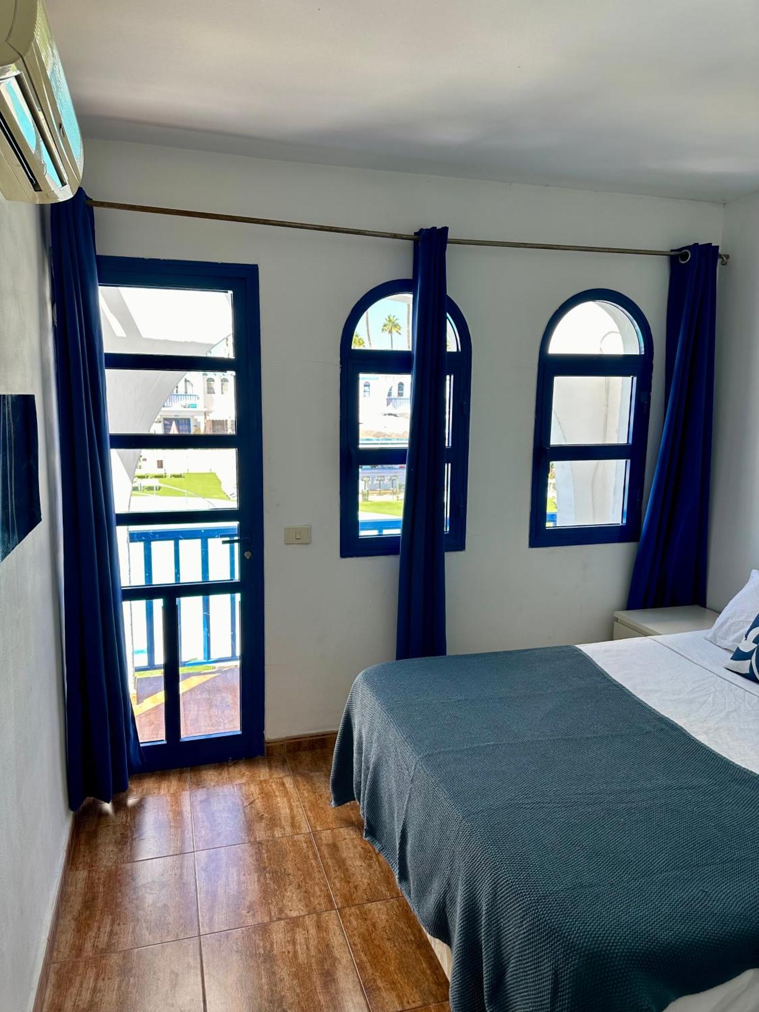 Delightful Playmar: Comfort And Convenience In Maspalomas, Steps Away From Shopping Centers And Beaches Appartement *