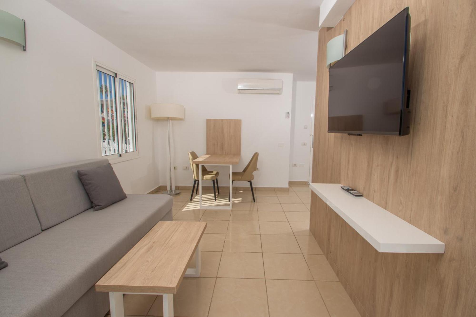 Apartment Cocoteros *