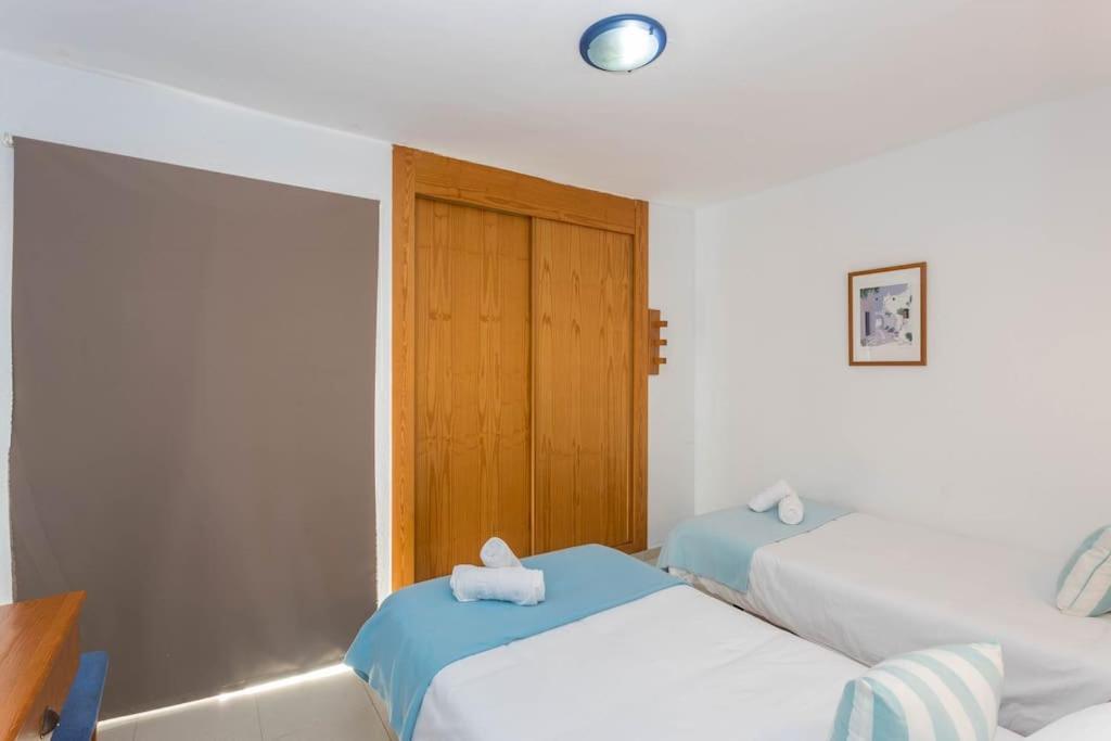 Con Terraza Y Piscina Apartment
