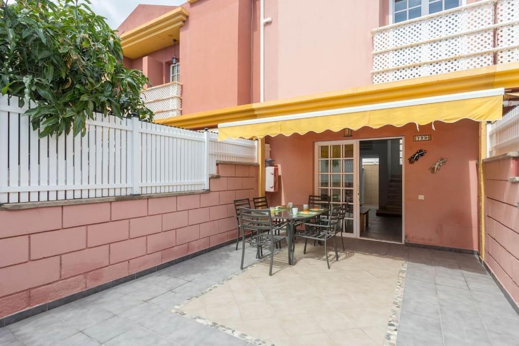 Con Terraza Y Piscina * Maspalomas (Gran Canaria)