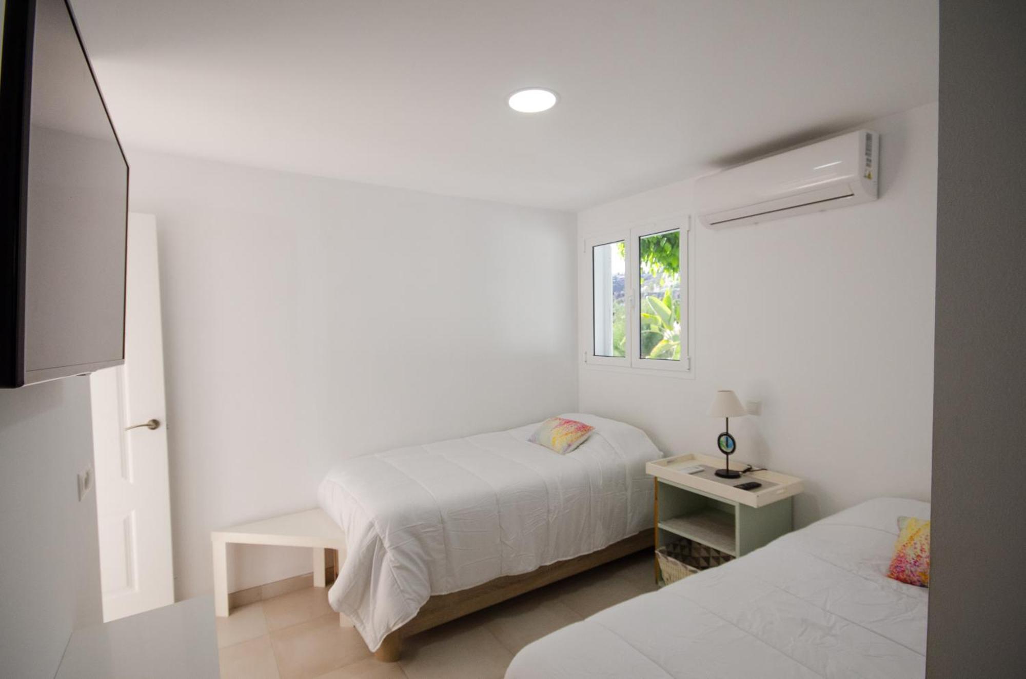 Terraced 2 Bedroom *