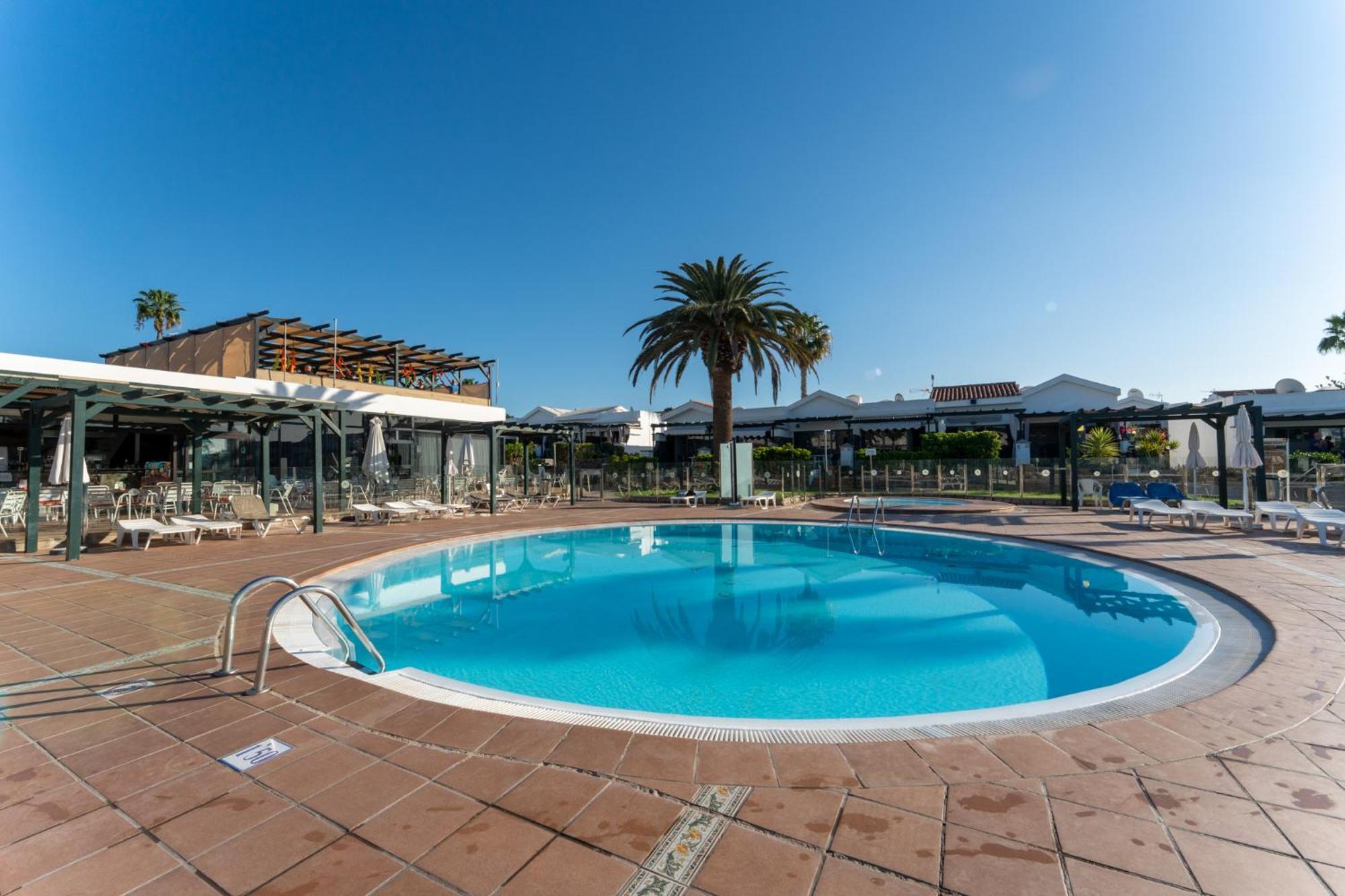 Holiday home Luxury Poolside *
