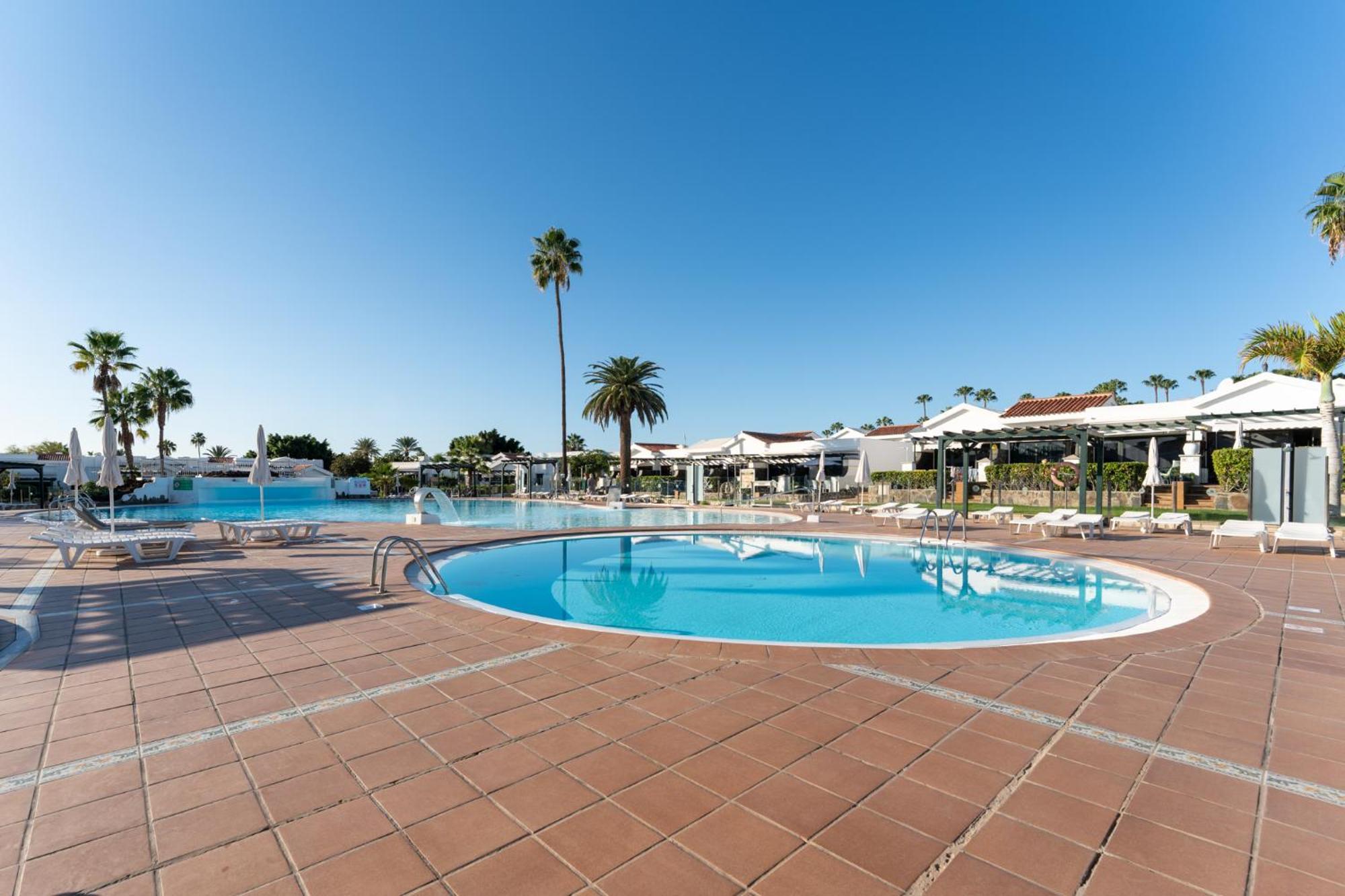 Luxury Poolside Holiday home