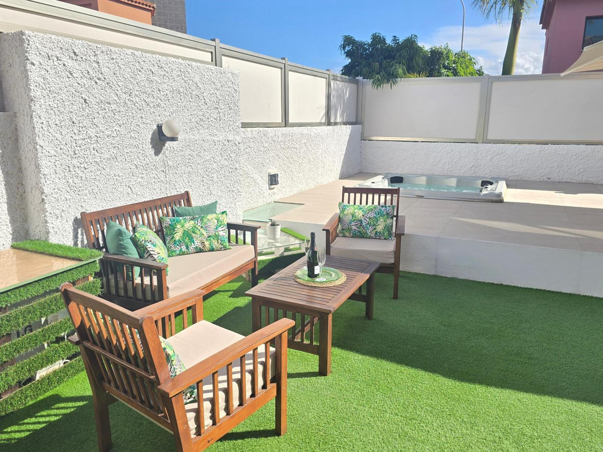 Oasis House * Maspalomas (Gran Canaria)