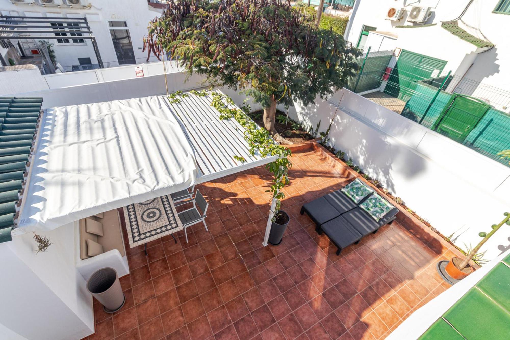 Sonneland Large & Private Terrace Apartment *