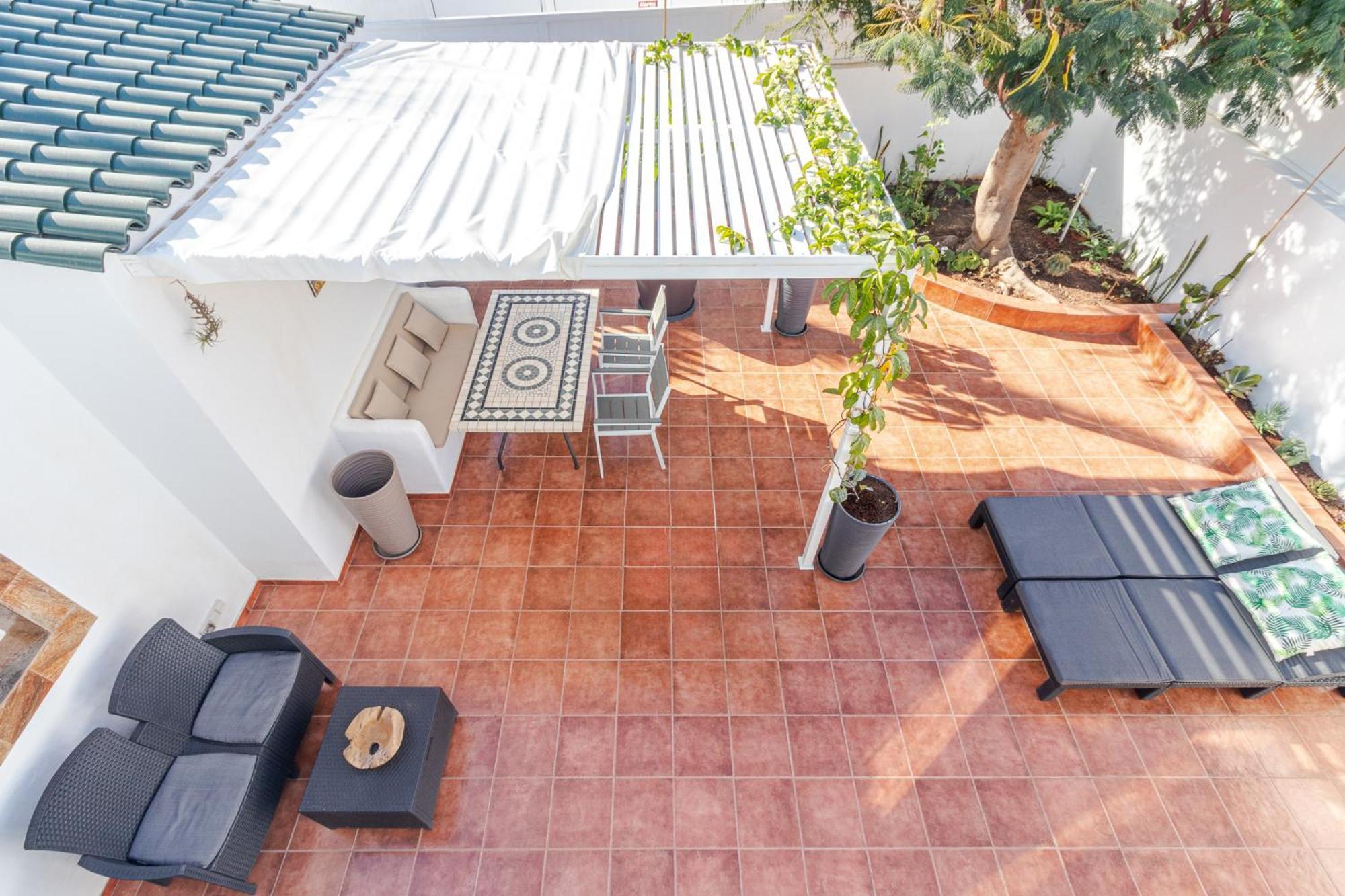 Sonneland Large & Private Terrace Apartment