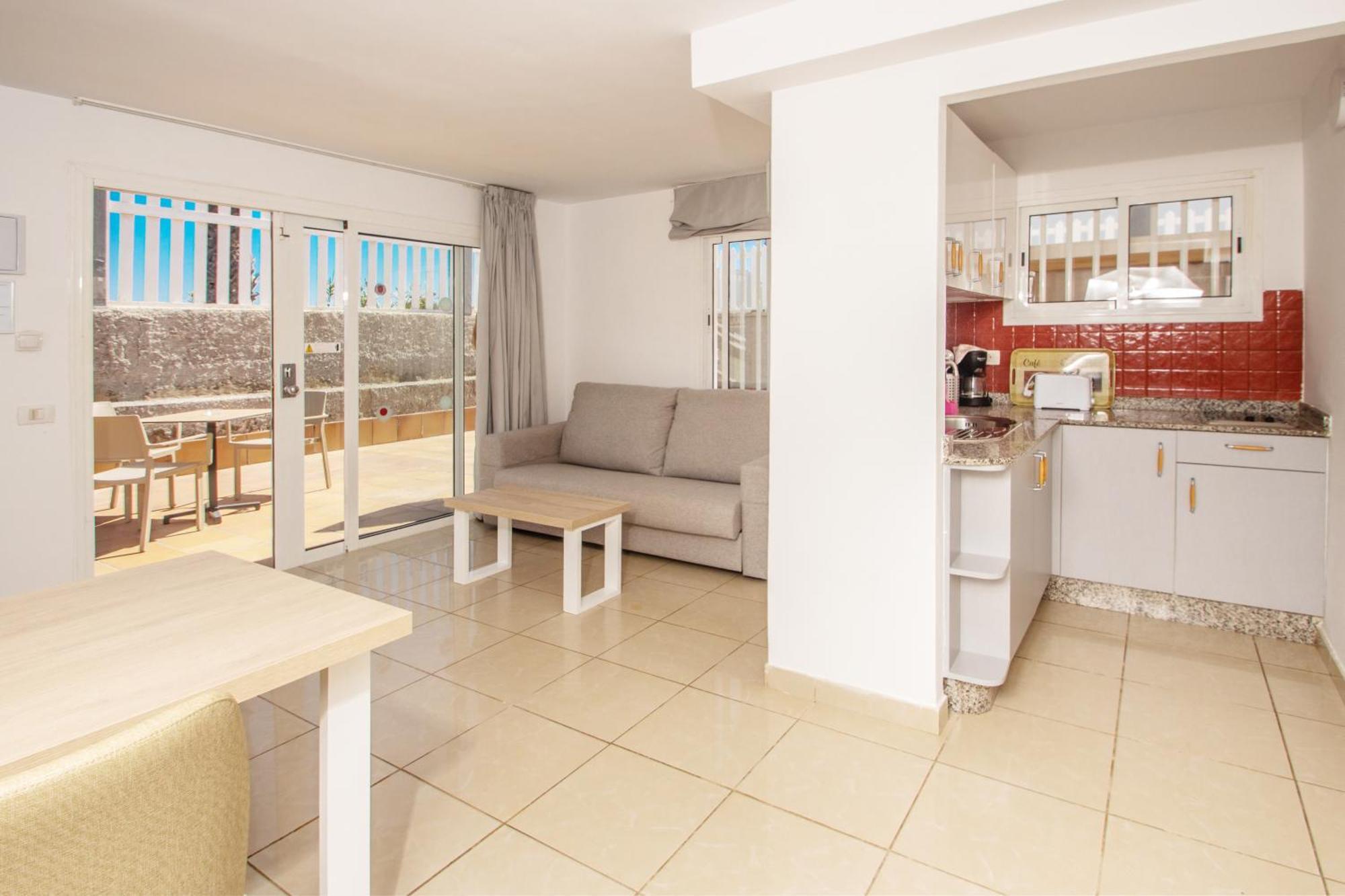 Cocoteros Apartment *