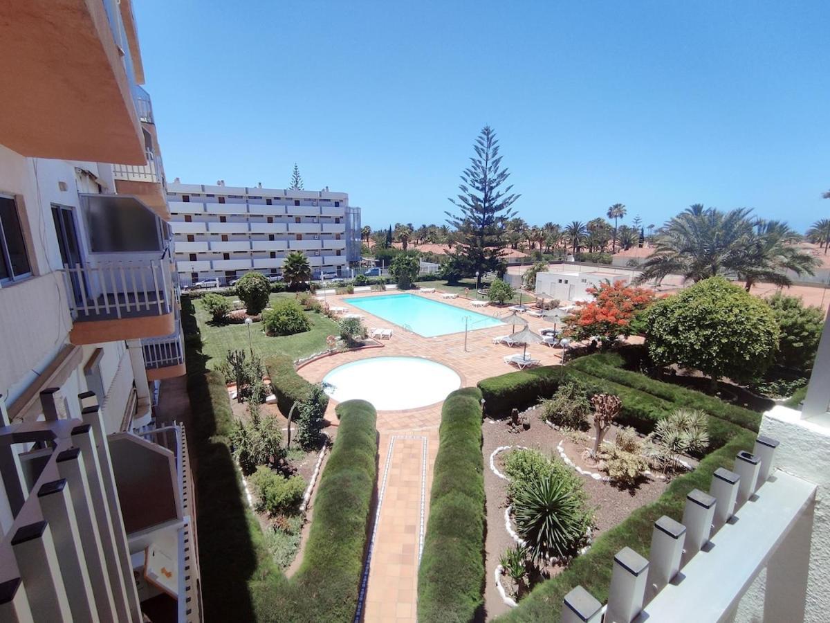 Lapo Near Yumbo * Maspalomas (Gran Canaria)