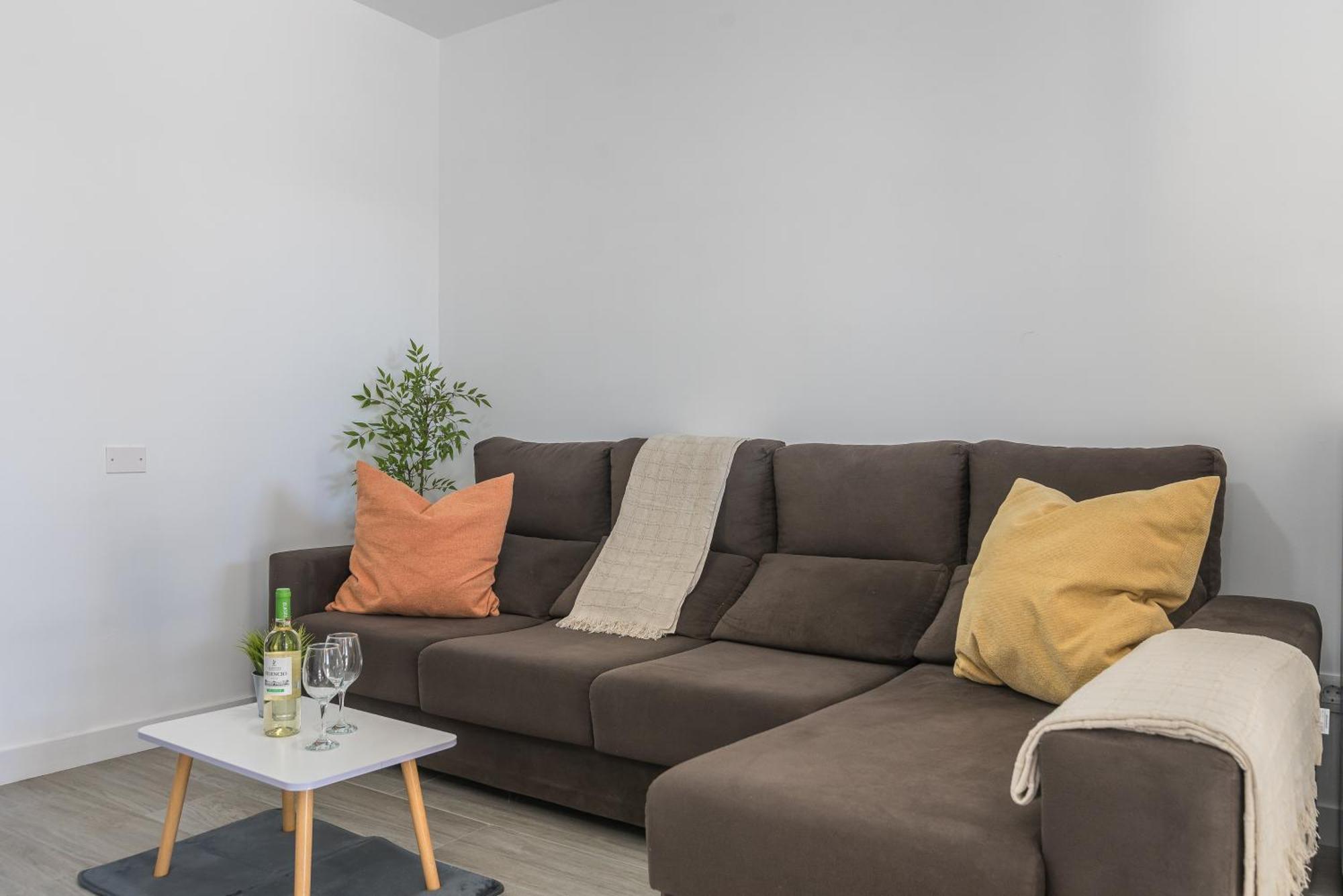 Apartment Home2book Vibrant Stay, Pool & Terrace