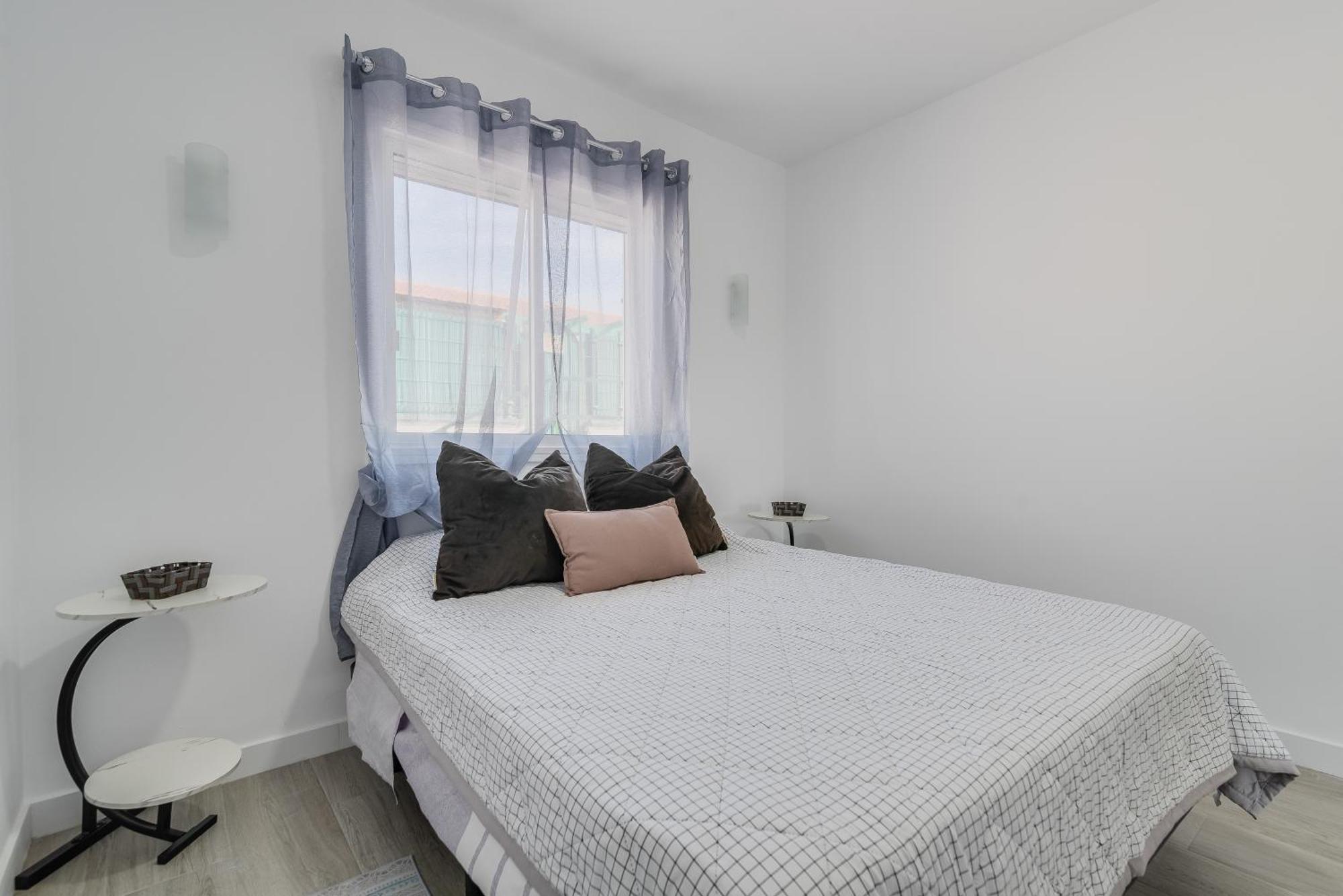 Apartment Home2book Vibrant Stay, Pool & Terrace