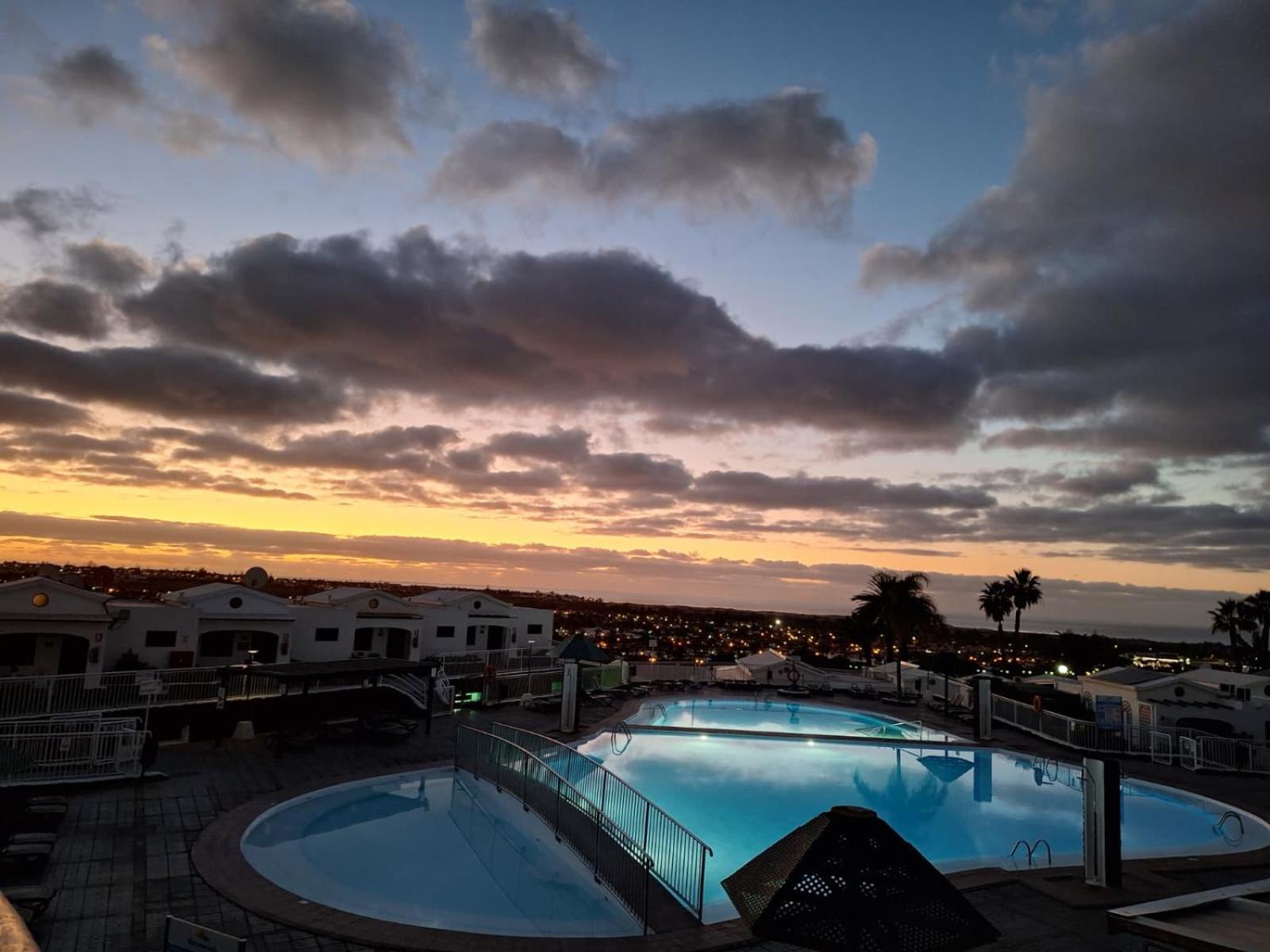 Enjoy Days Of Dreams In Paradise, 2 Bedroom With Pool Holiday home *