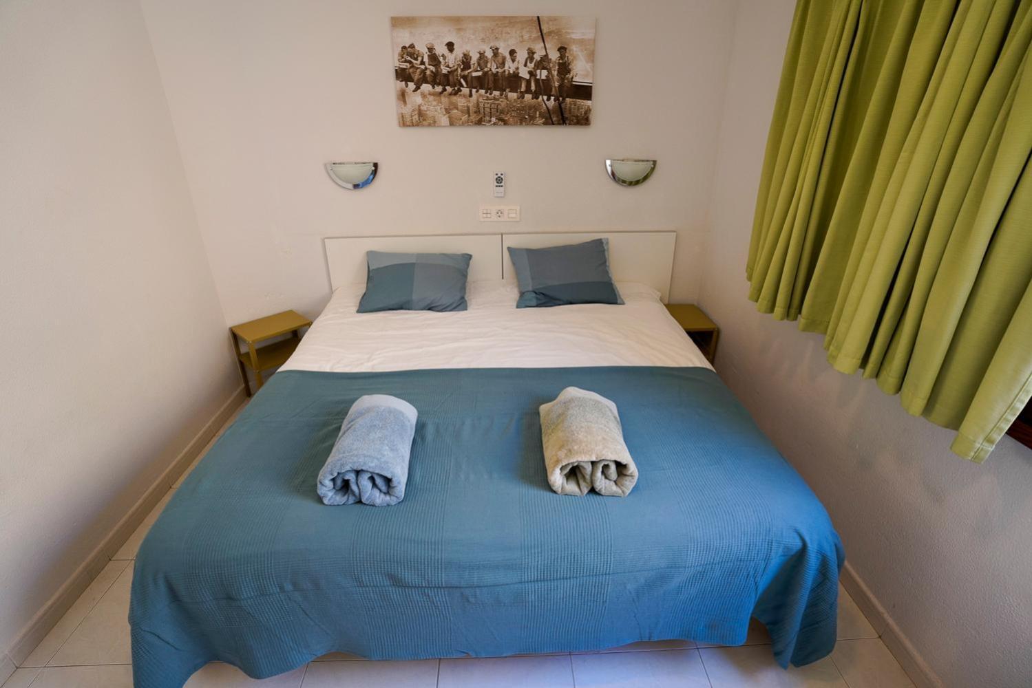 Stylish With Stunning Sea View. Huoneisto