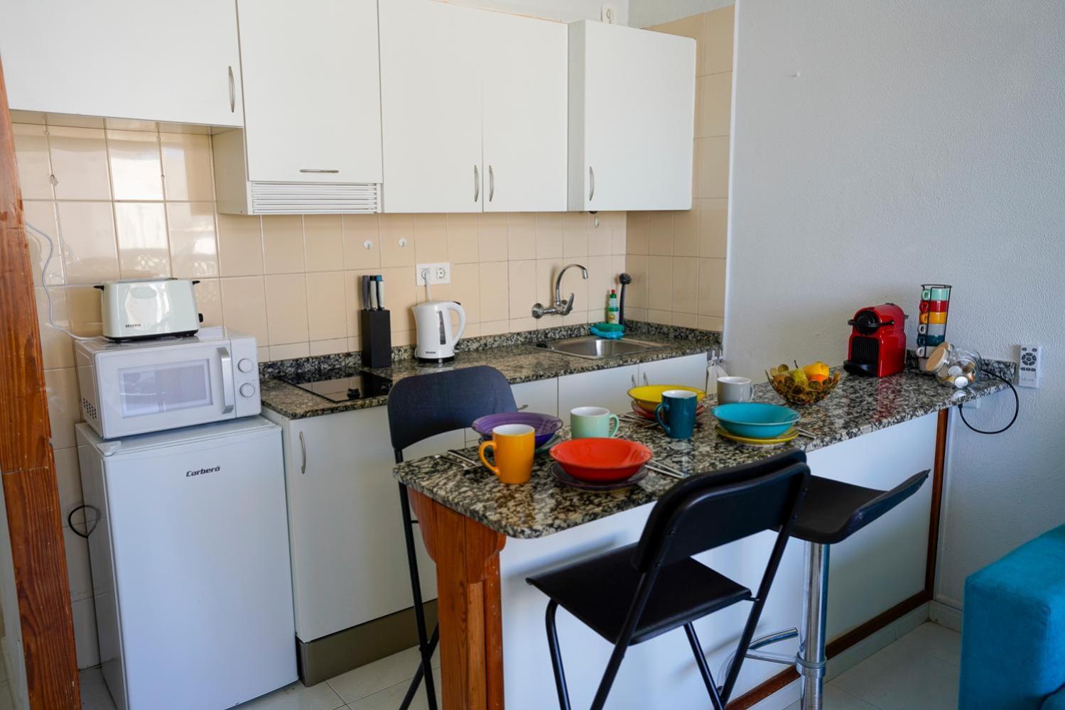 Stylish With Stunning Sea View. Huoneisto